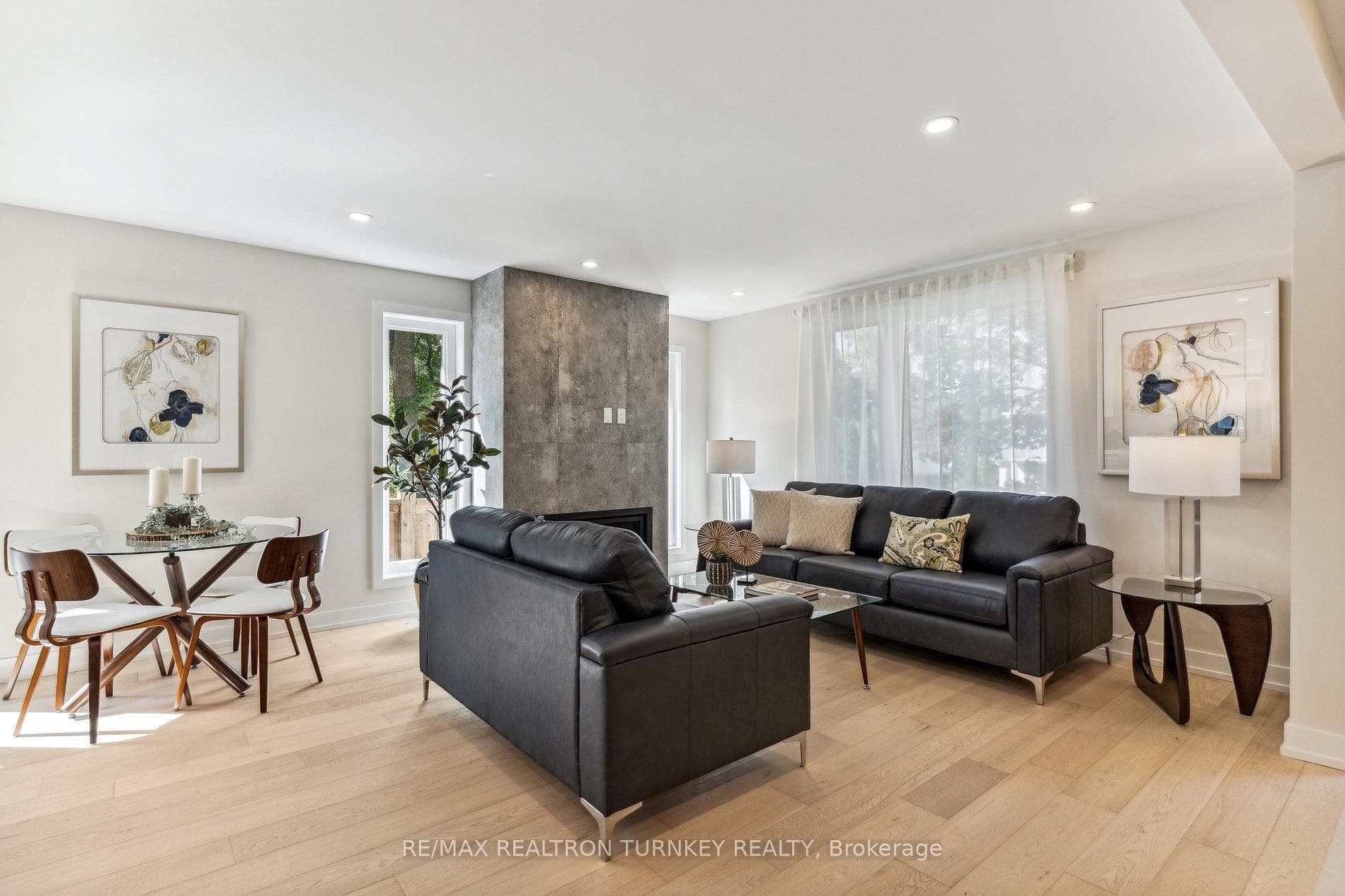 Fabulous Open Concept Floorplan!