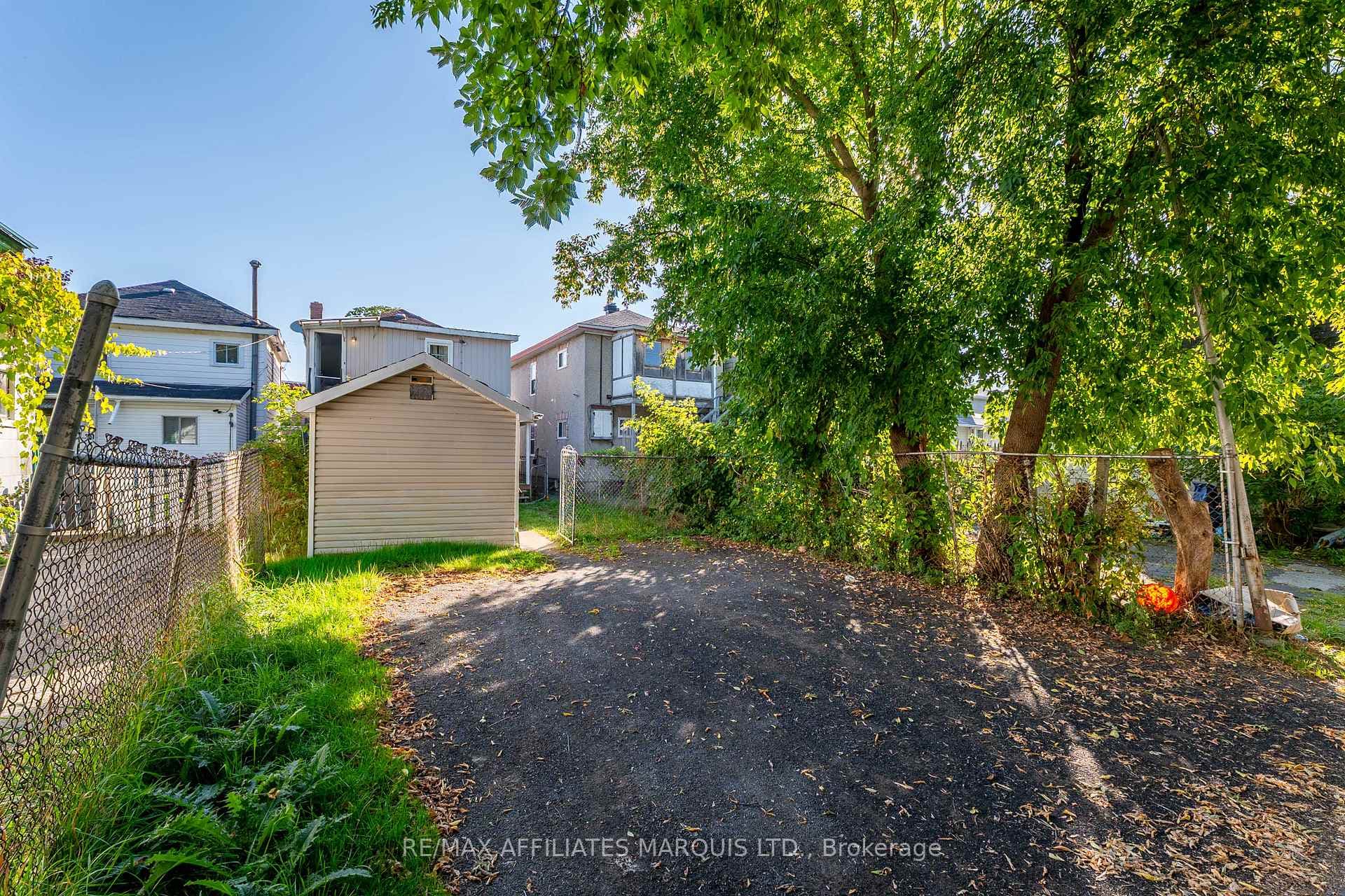 212 Guy Street photo 8