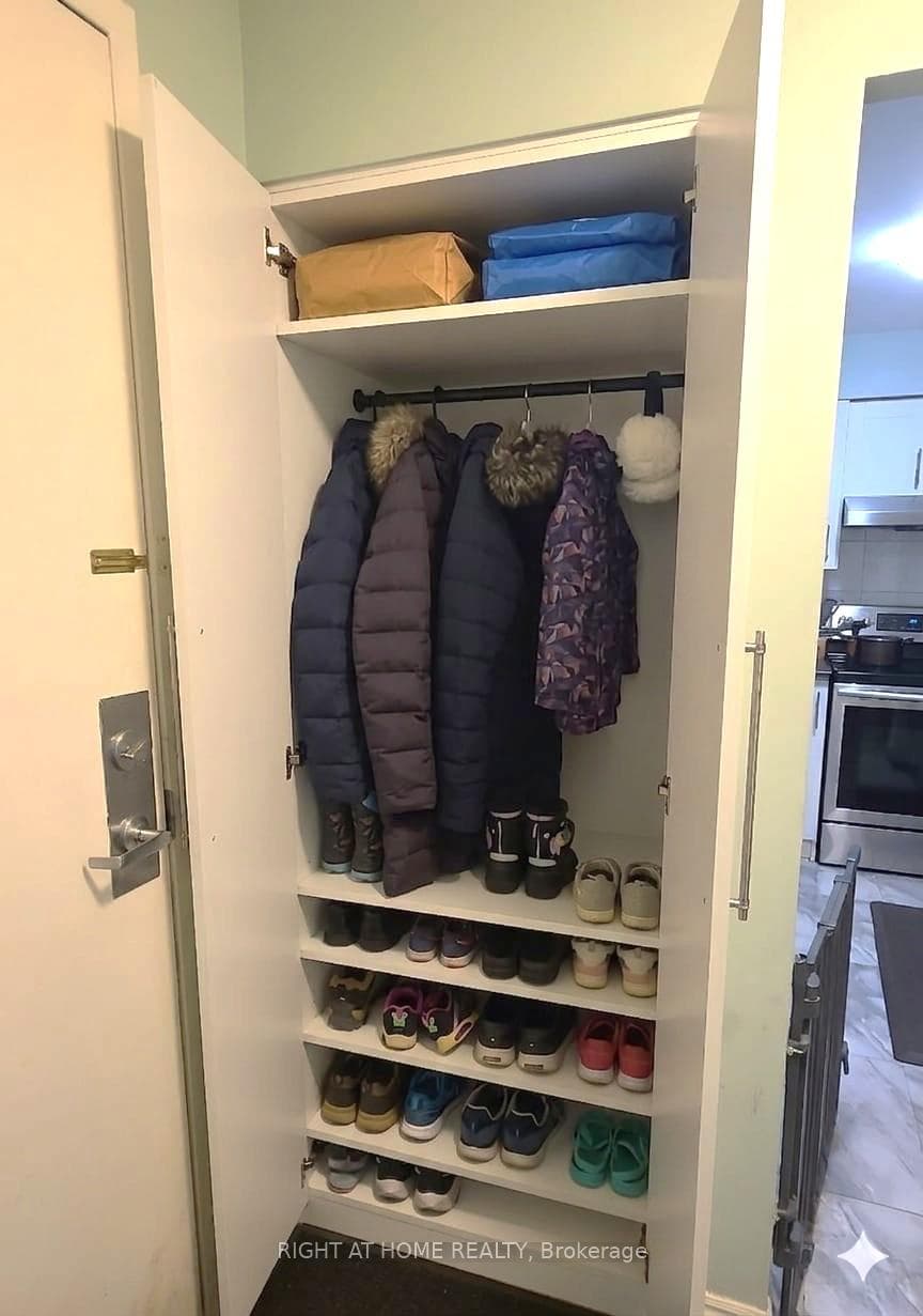 68 Corporate Drive Unit 1229 photo 8