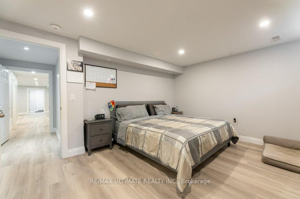 1496 Keele Street photo 35