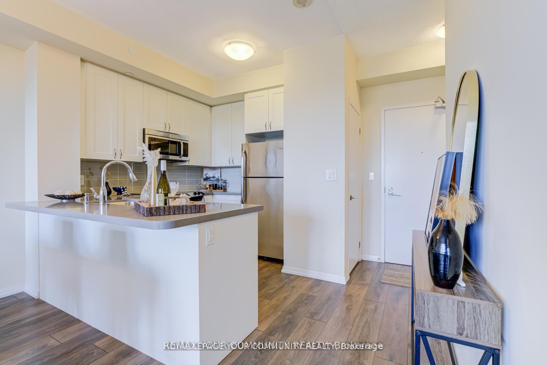 540 Bur Oak Avenue Unit 222 photo 3