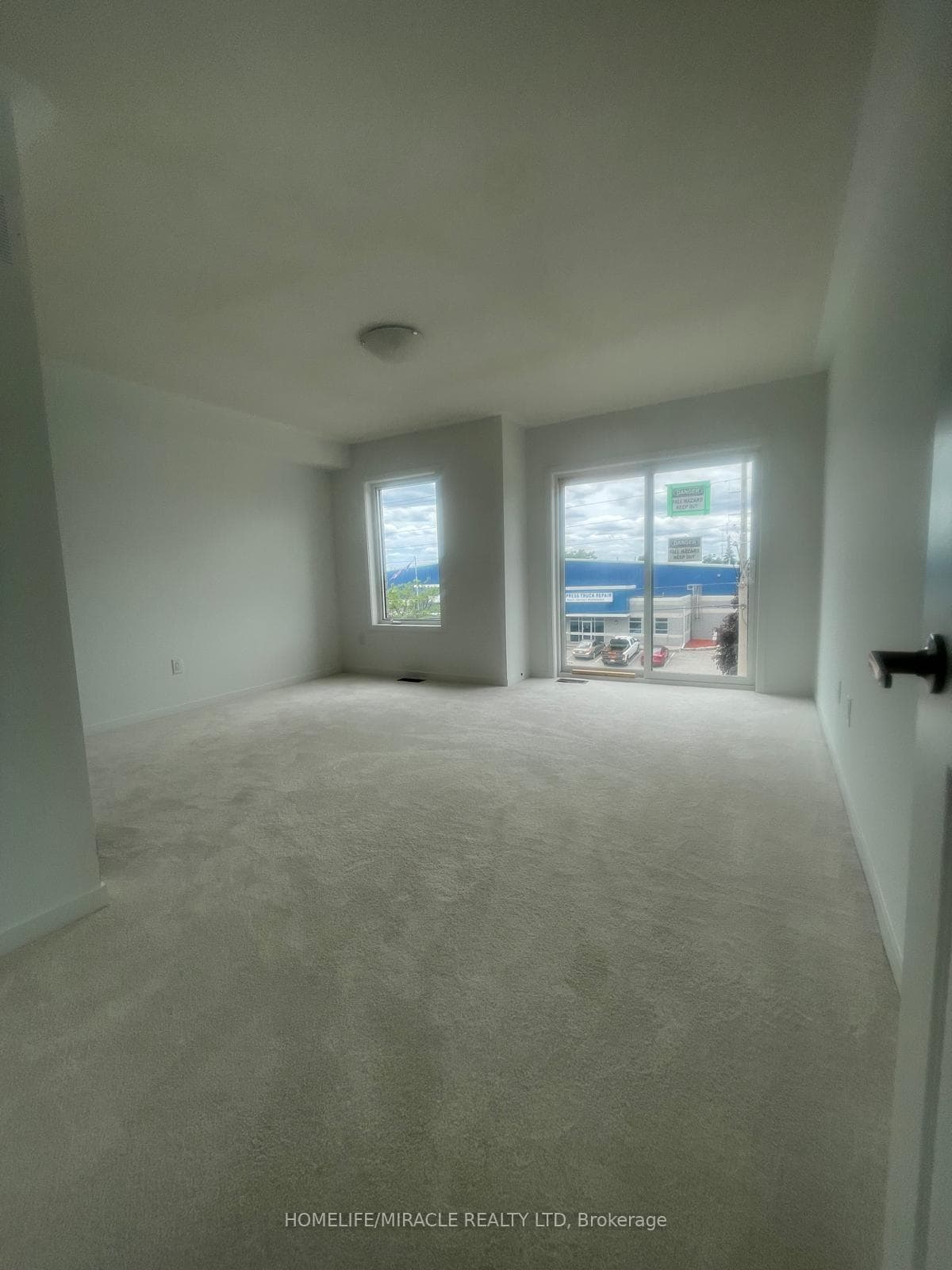203 Monarch Avenue photo 5