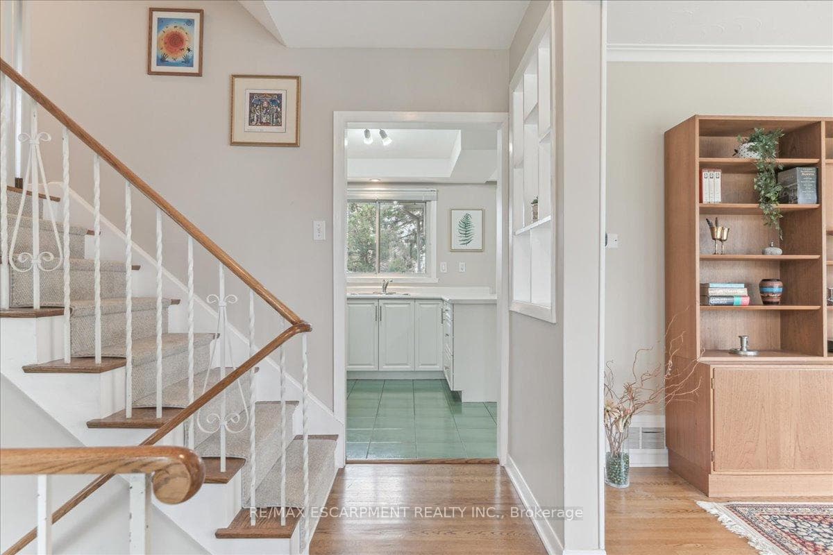 82 Rayne Avenue photo 5