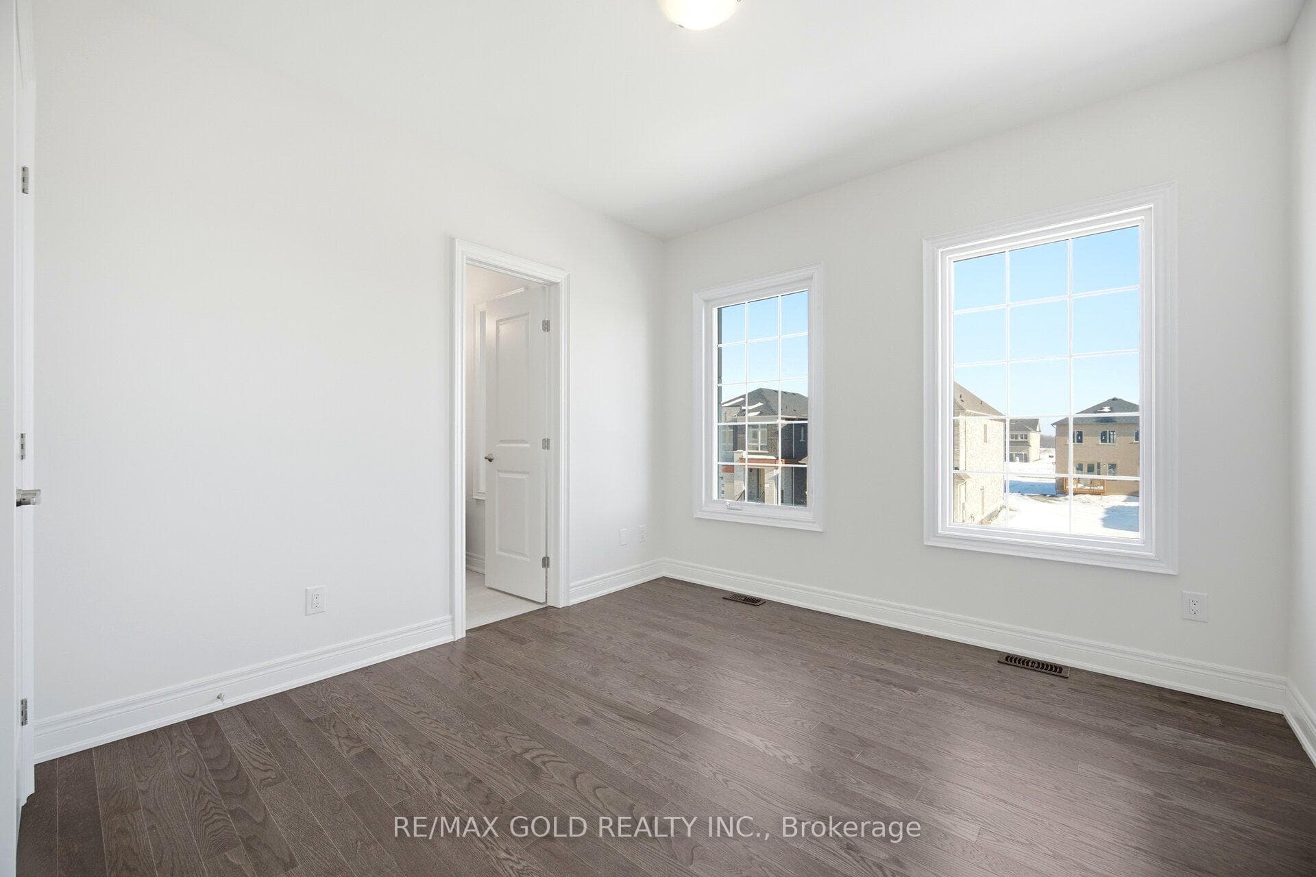 32 Addison Street photo 34