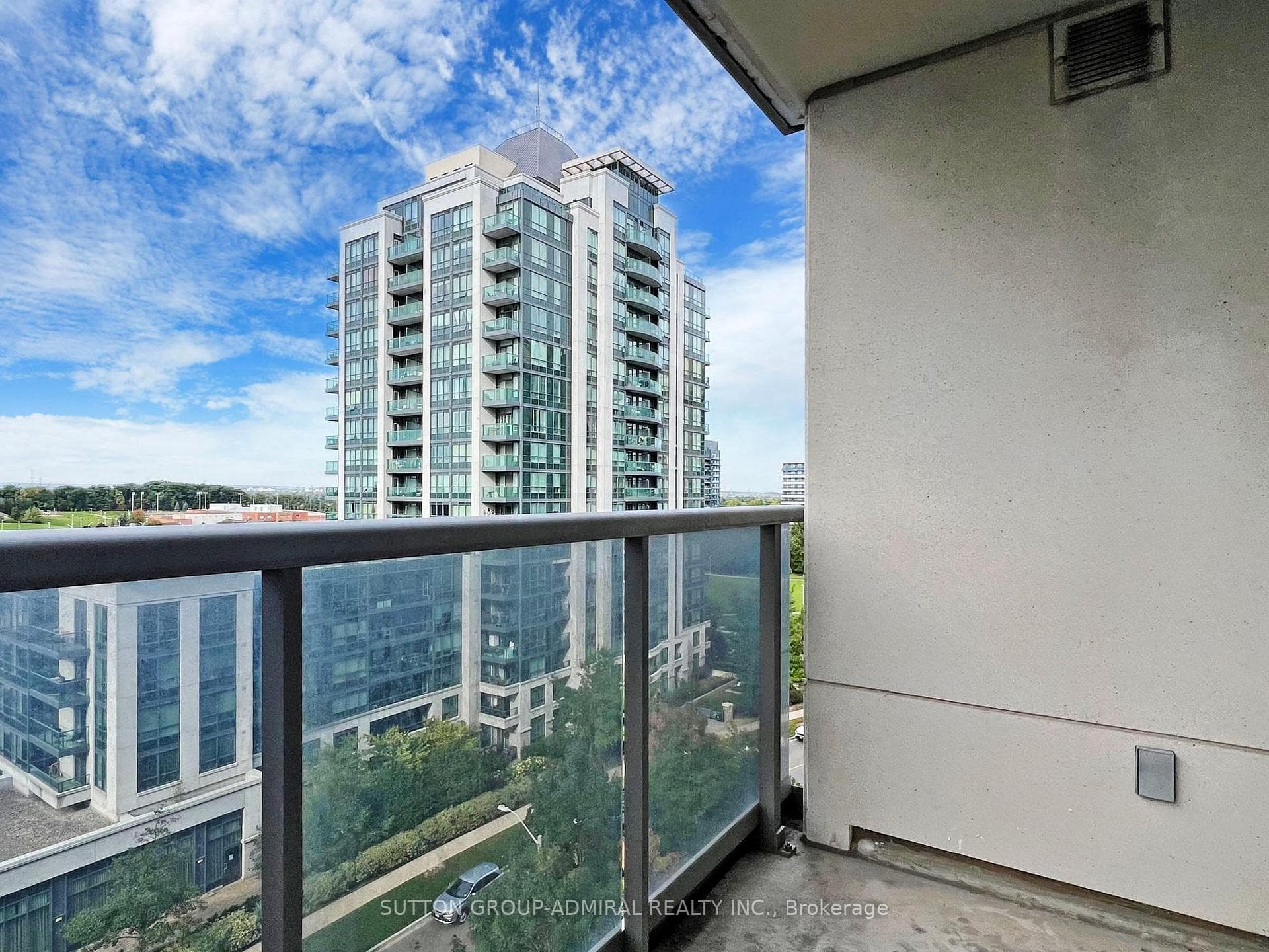 50 Disera Drive Unit 811 photo 22