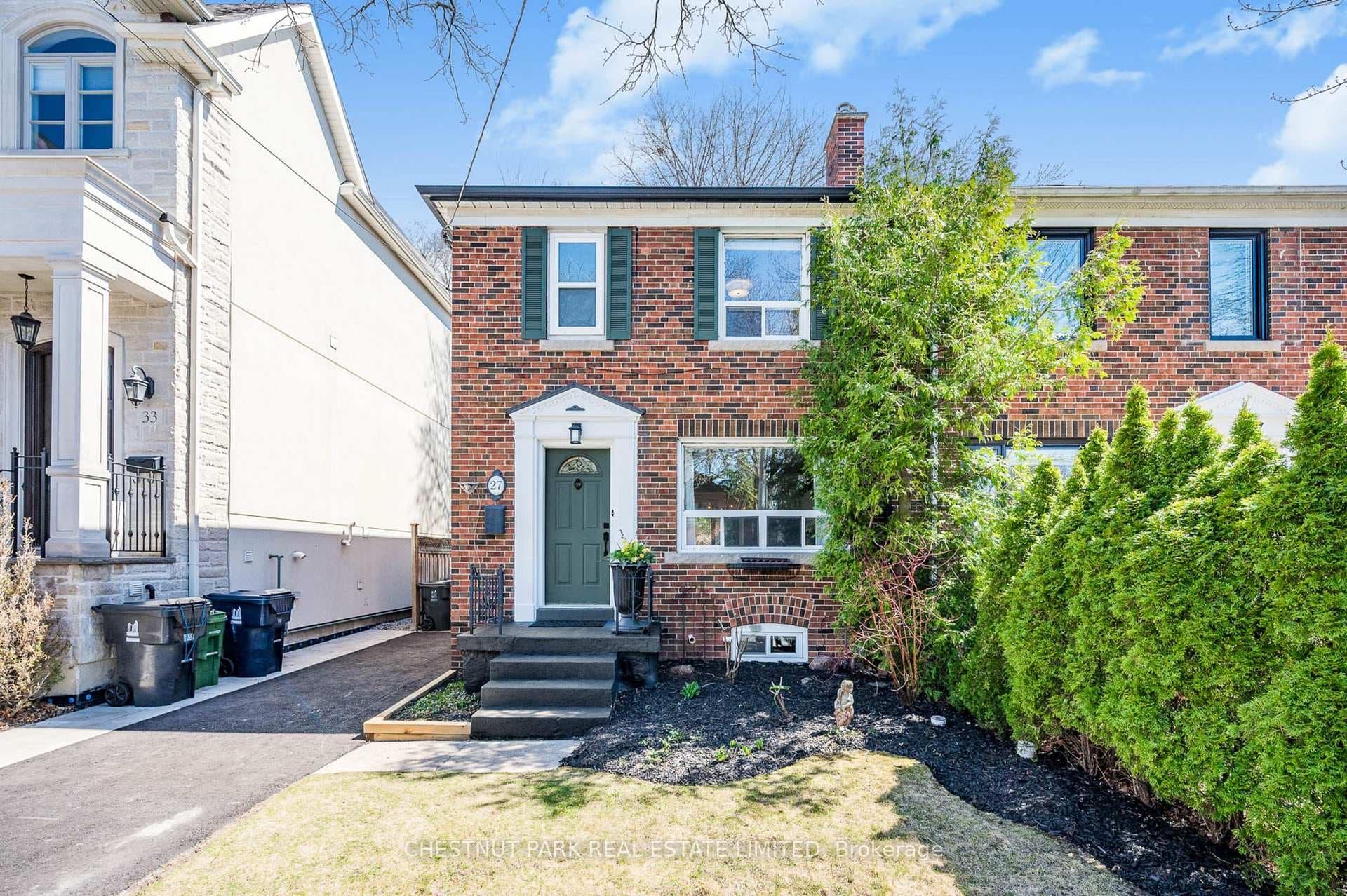 27 Rowley Avenue photo 2
