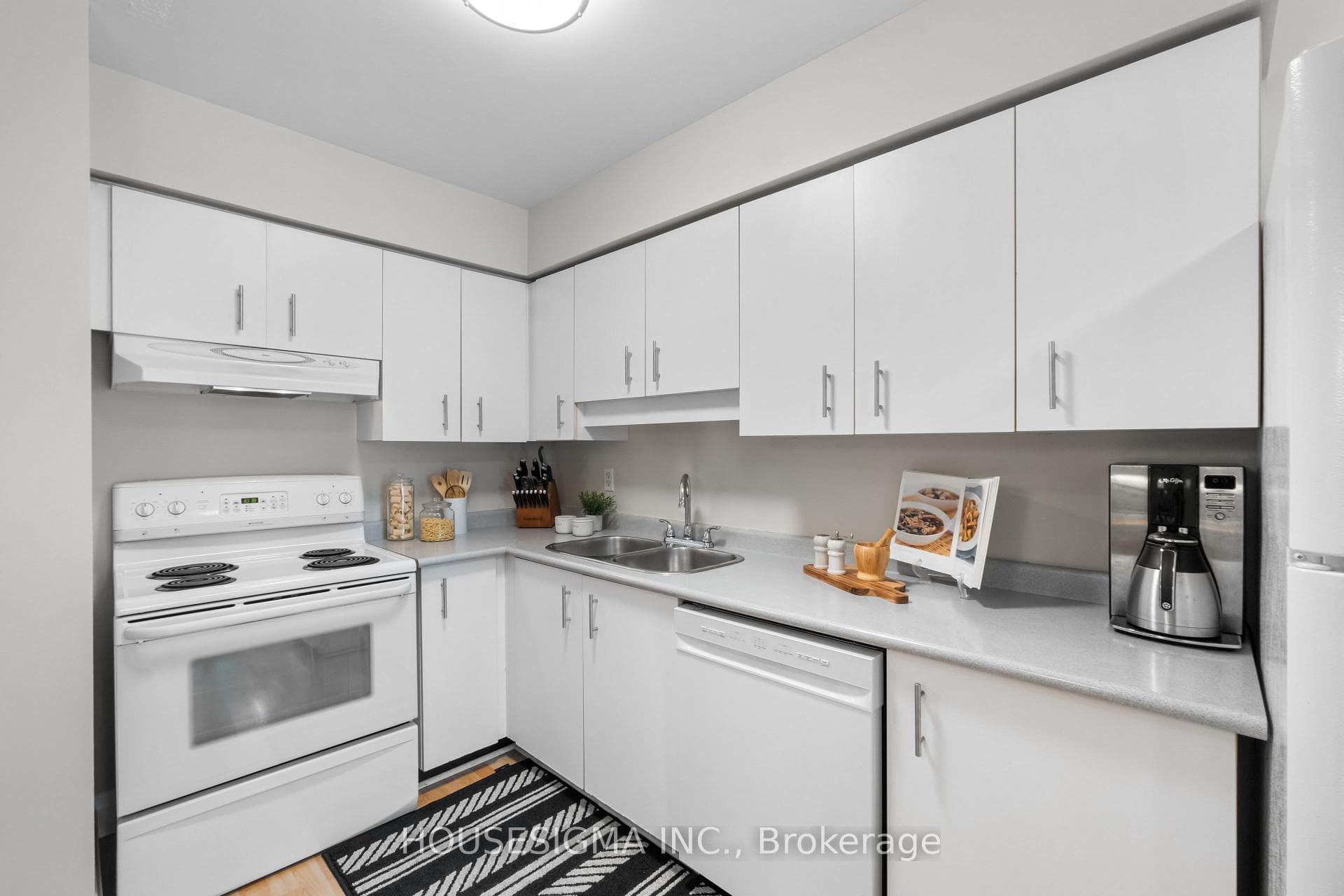 120 Centre Street Unit 14 photo 8