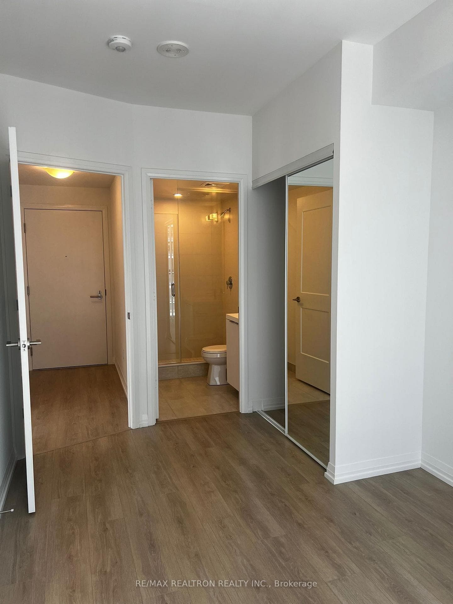 8 Widmer Street Unit 3112 photo 6
