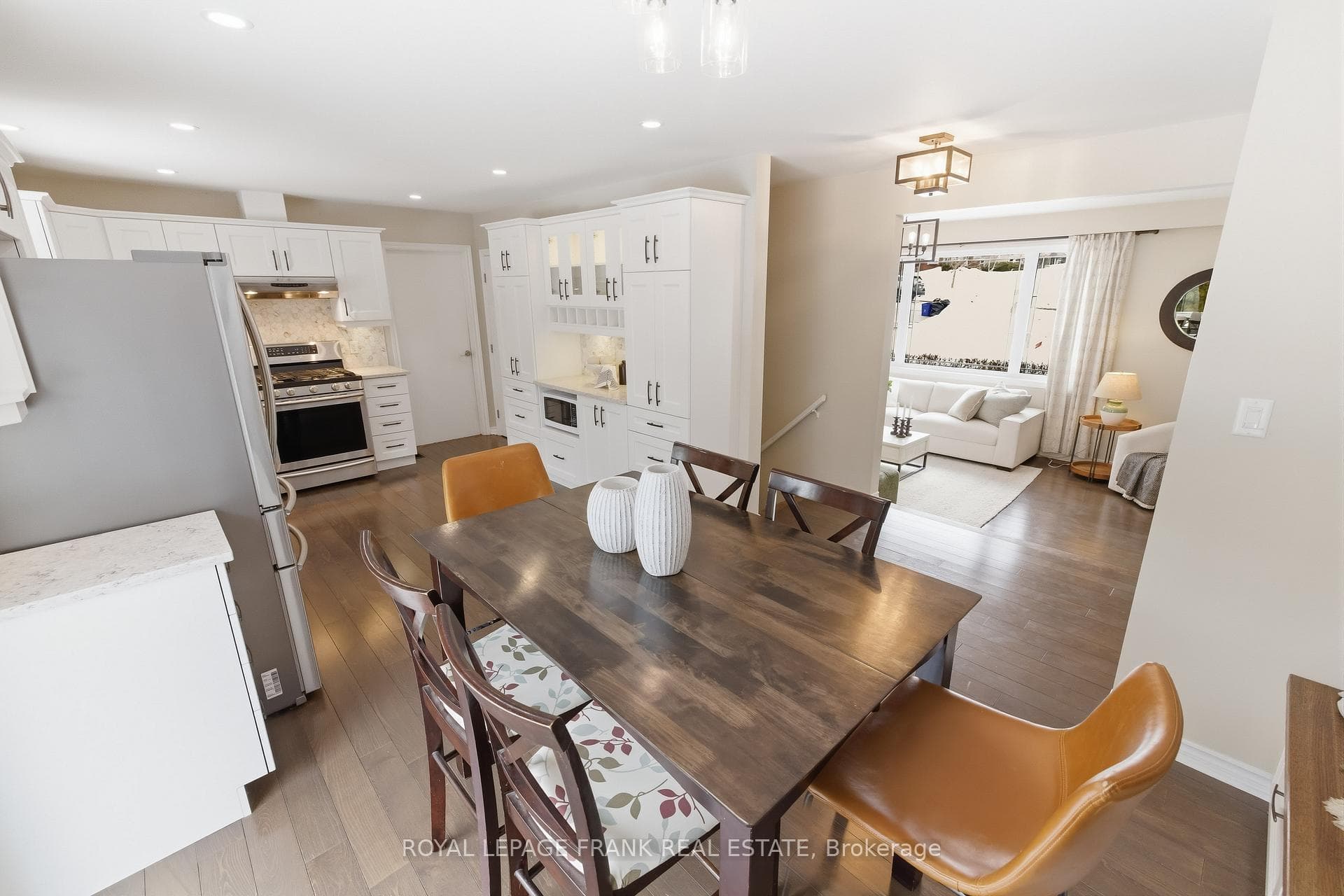 579 Queen Street photo 18
