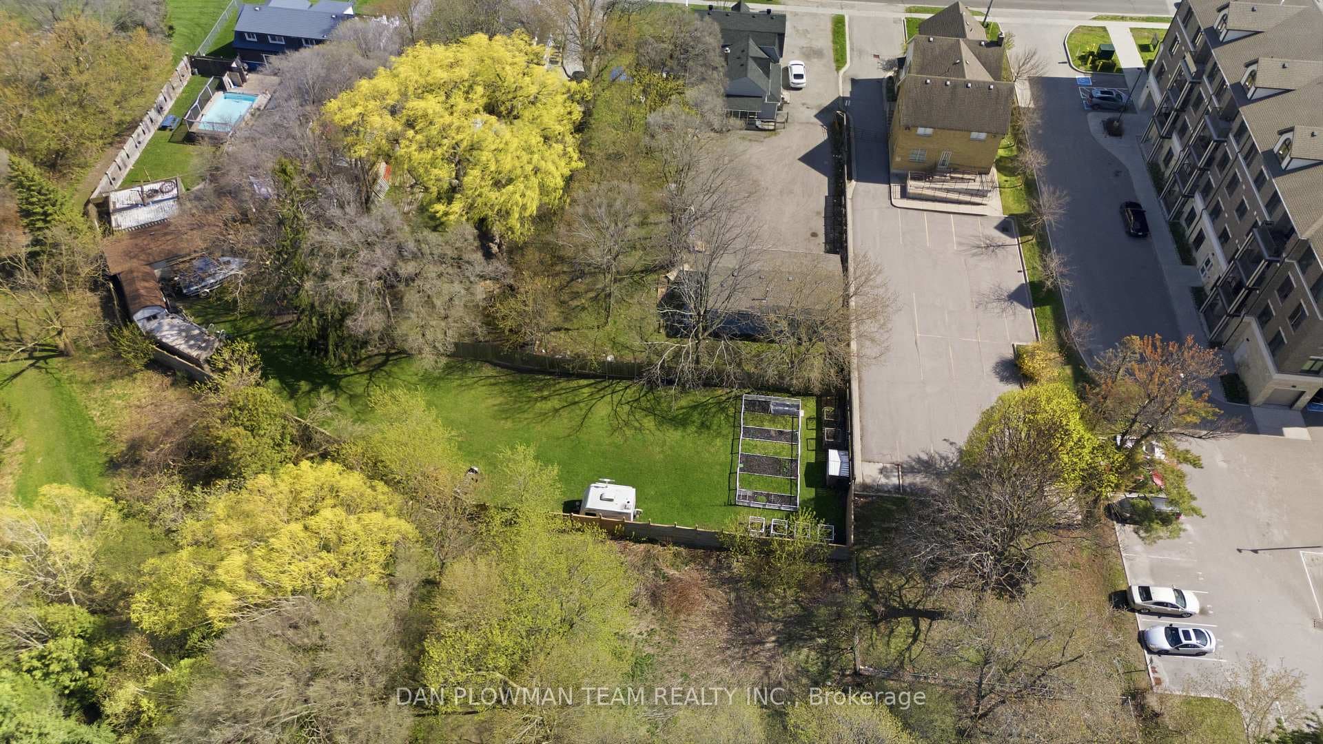 678 King Street photo 43