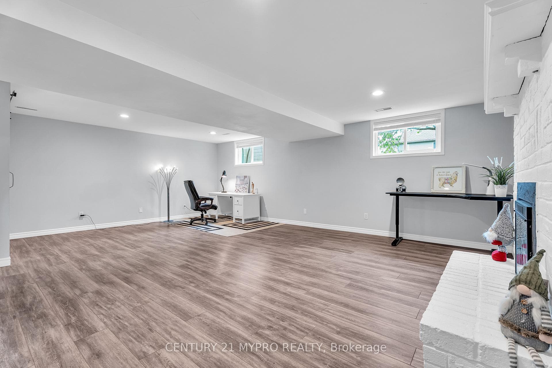 122 Olympic Crescent photo 23