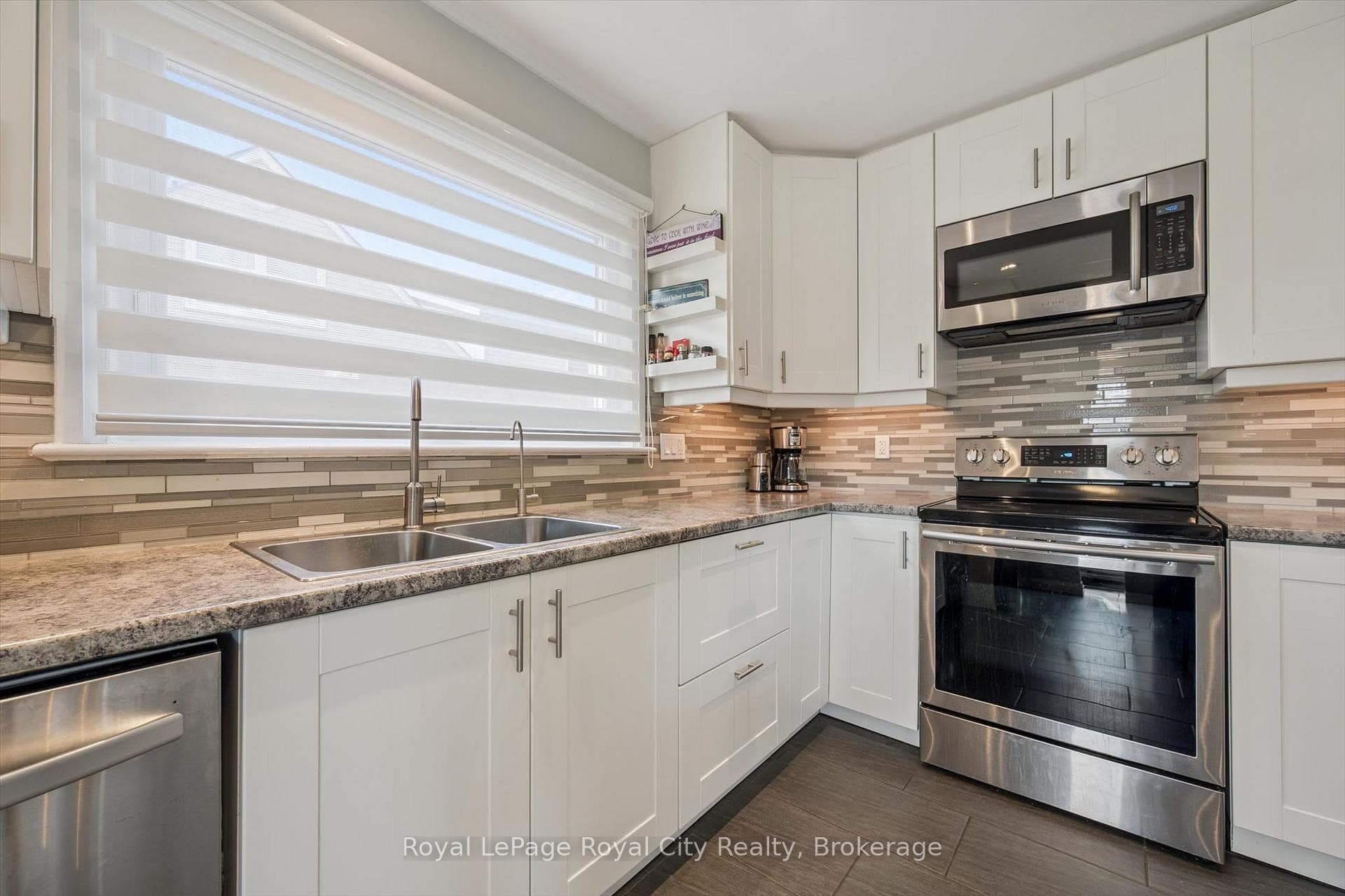103 William Street photo 11