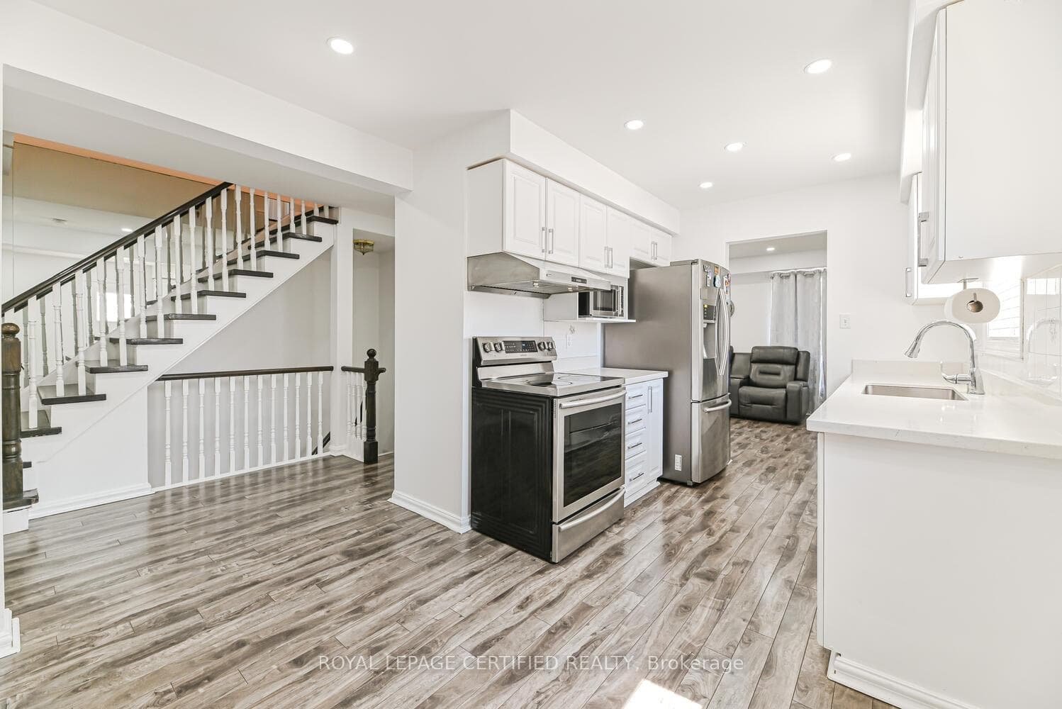 37 Newbridge Crescent photo 10