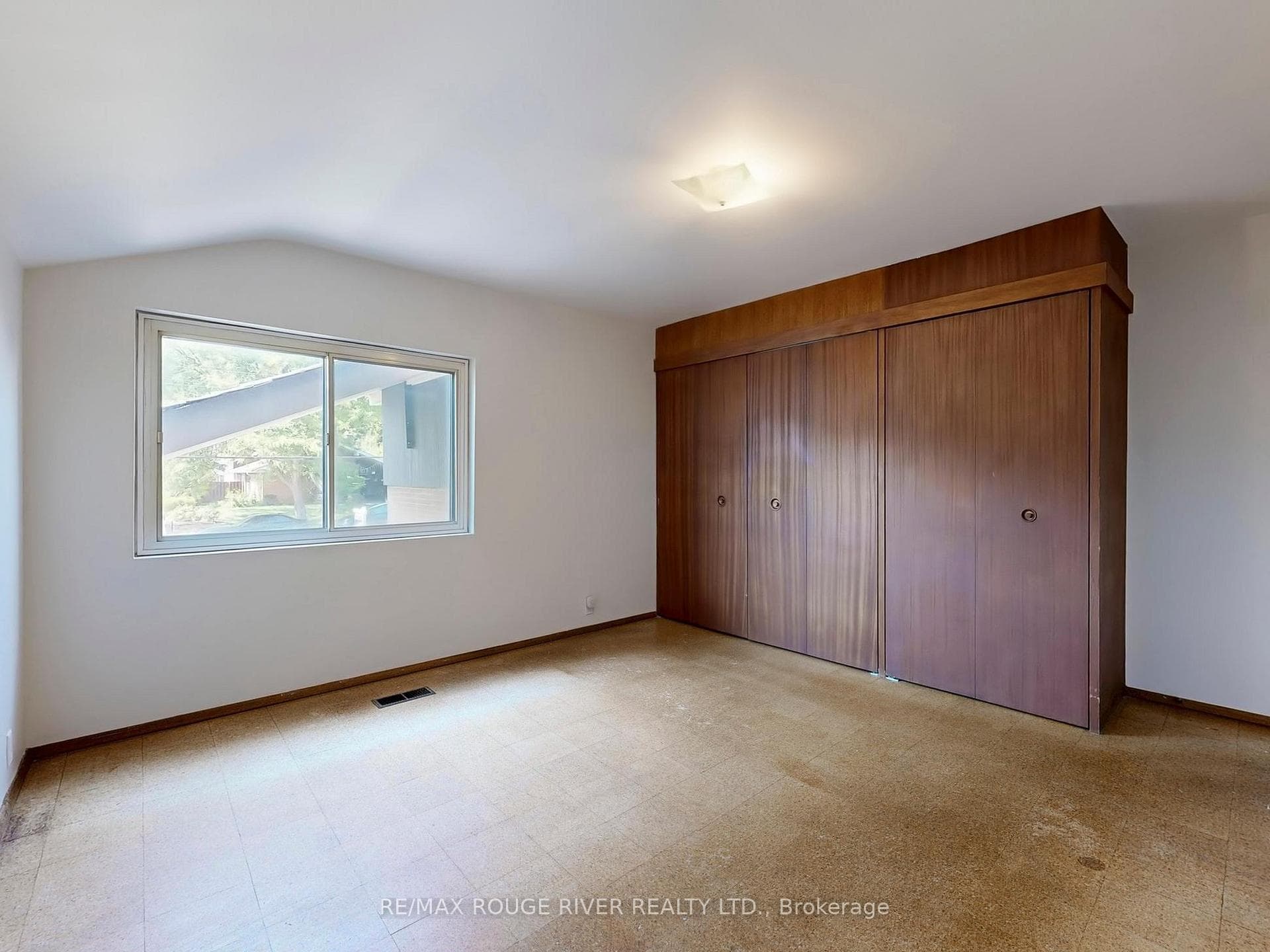 101 Oakley Boulevard photo 16