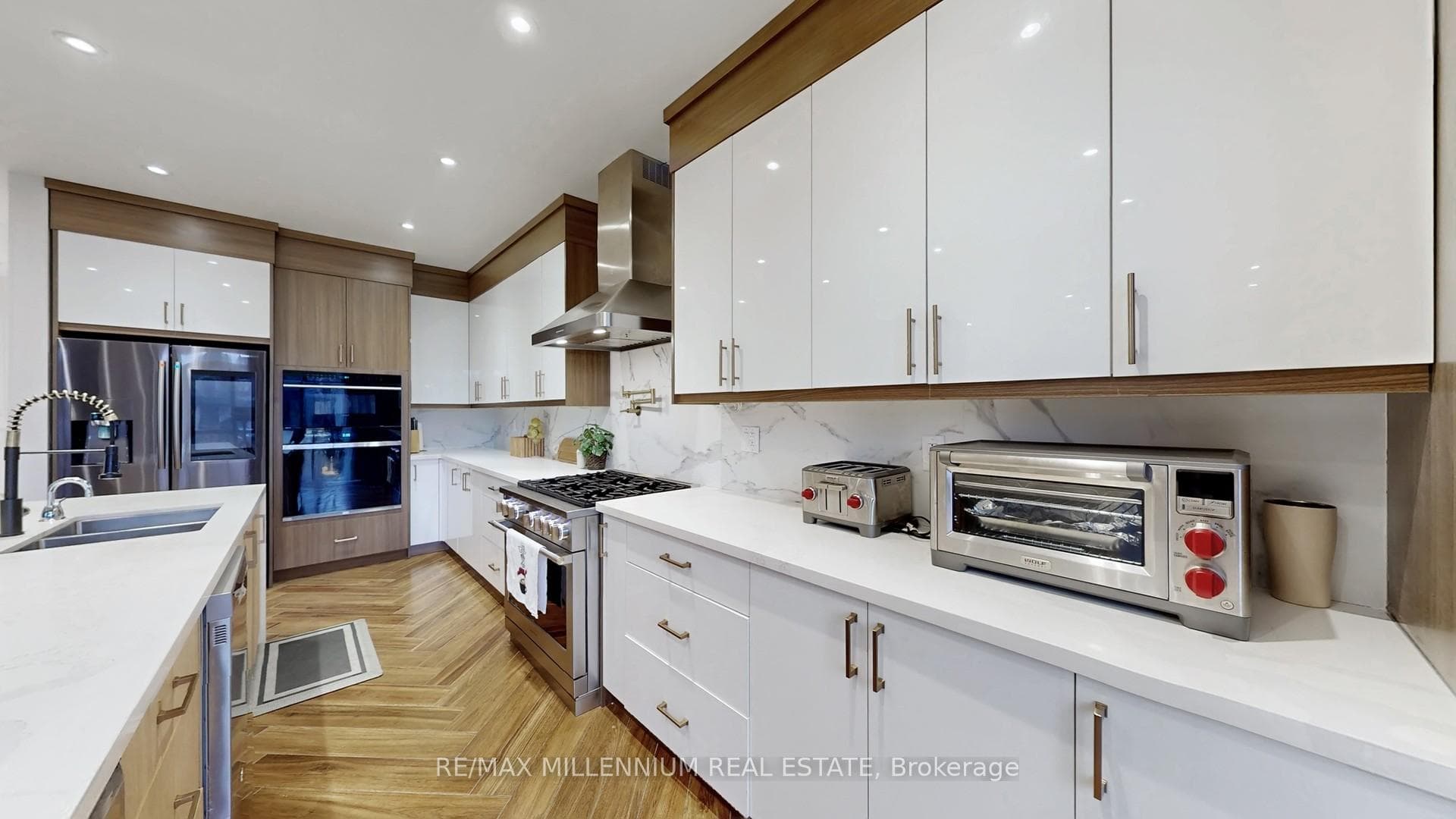 125 Cranbrook Crescent photo 10