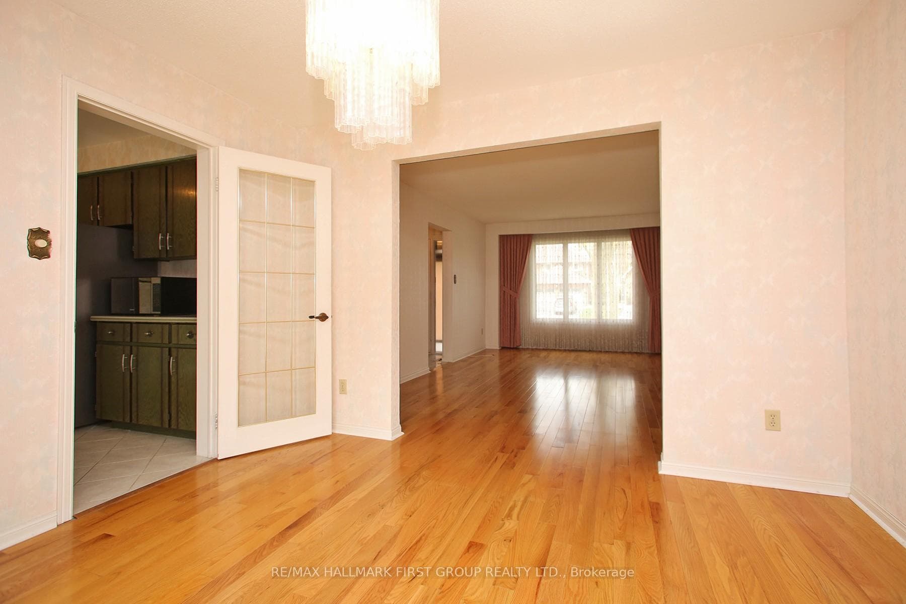 40 Kimbolton Court Court photo 7