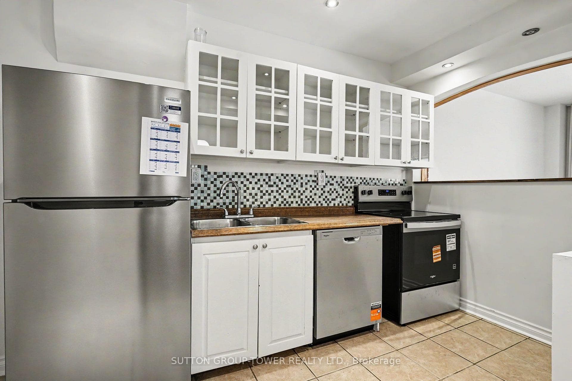 118 Castlefield Avenue photo 13