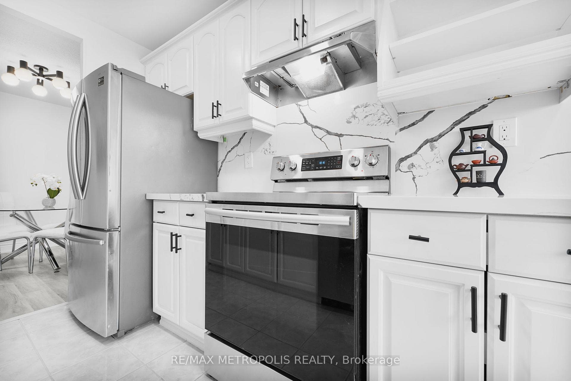 100 Antibes Drive Unit 2501 photo 23