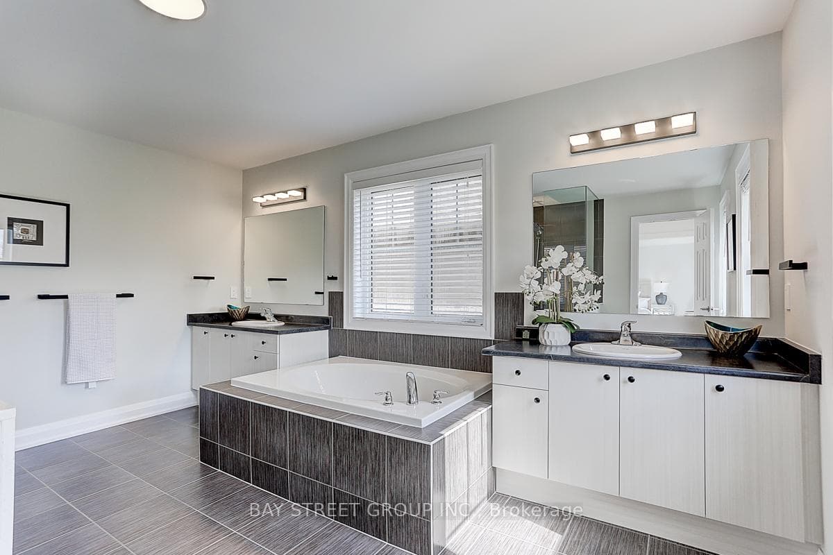 2324 Dobbinton Street photo 28