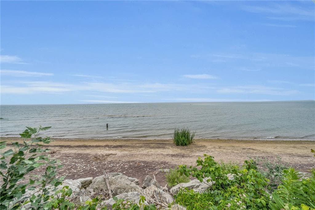 855 Lakeshore Road photo 21