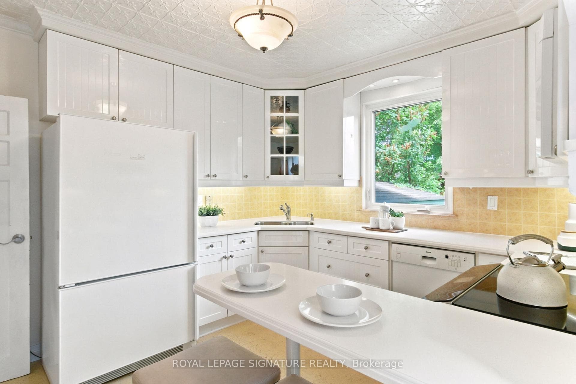 146 Gloucester Grove photo 17