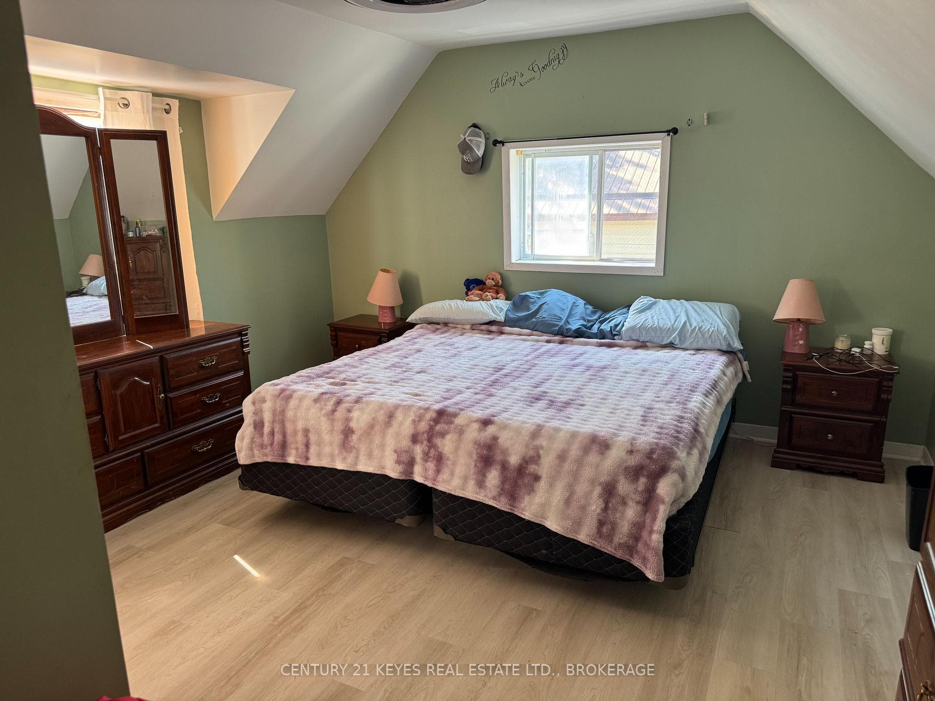 110 Elm Street photo 9