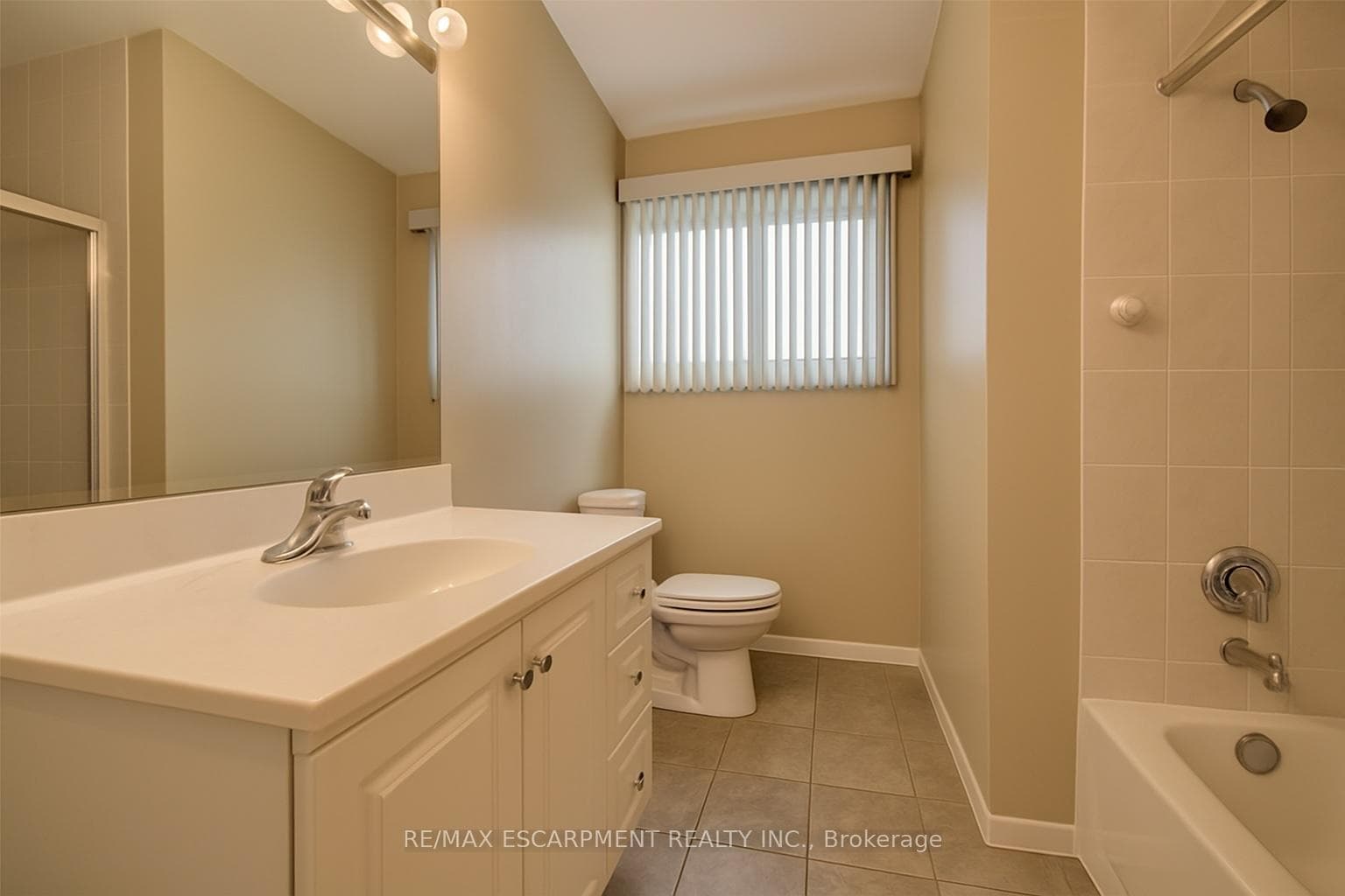 5186 BROMLEY Road photo 9