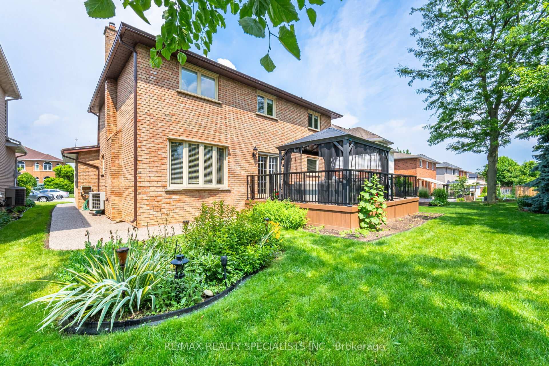 19 CASWELL Drive photo 39