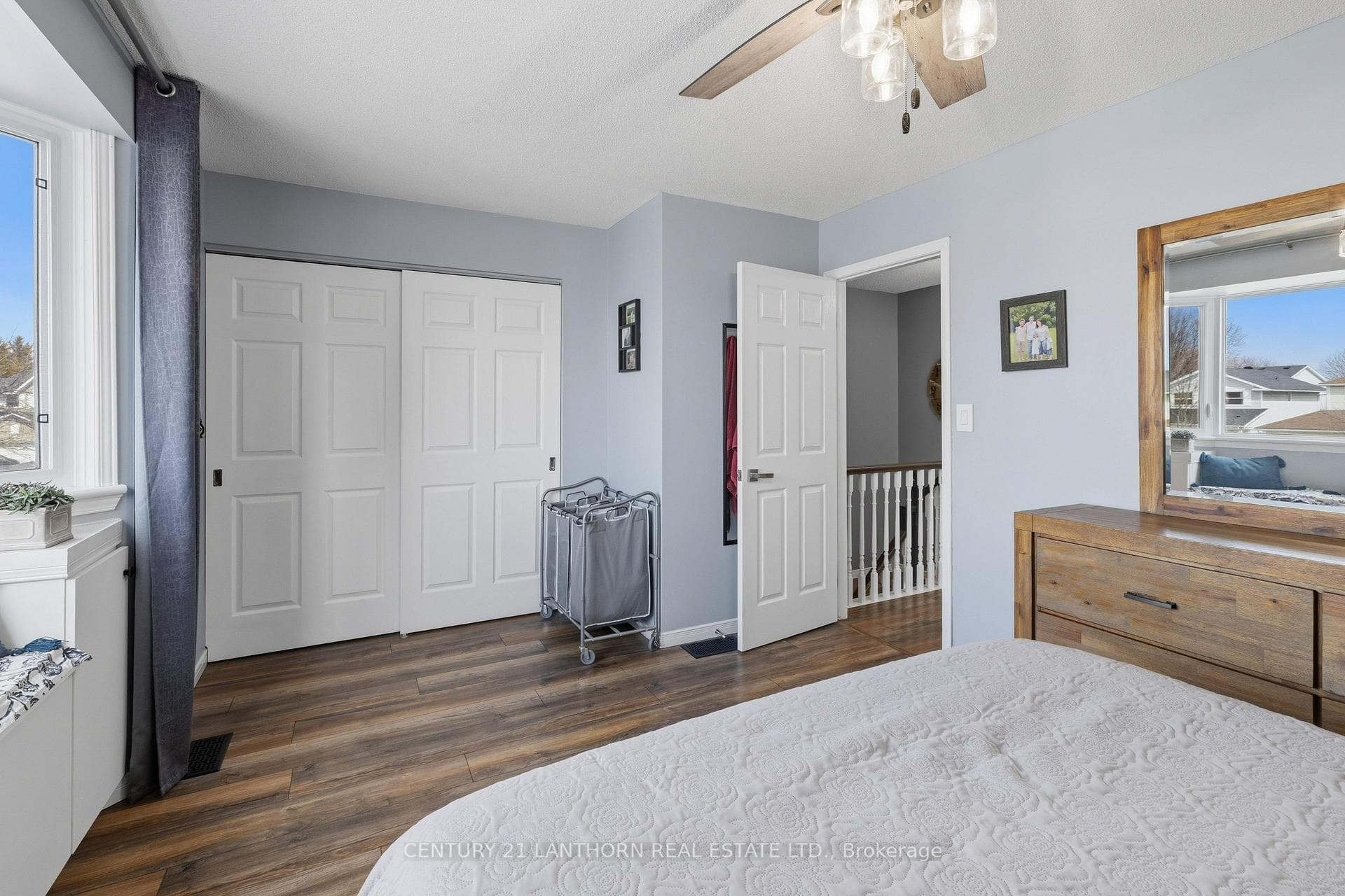 880 Walker Court photo 30