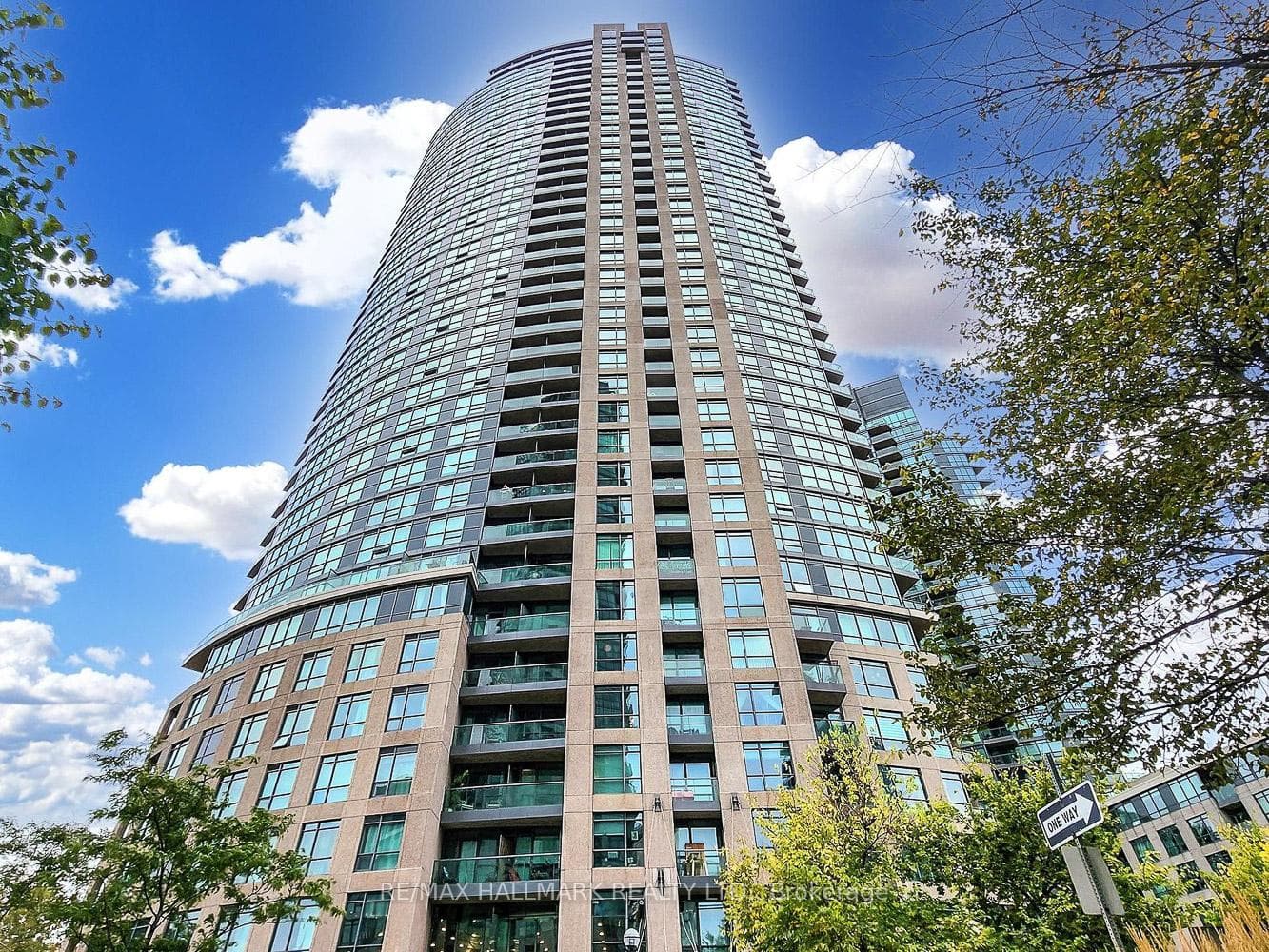 219 Fort York Boulevard Unit 603 photo 1