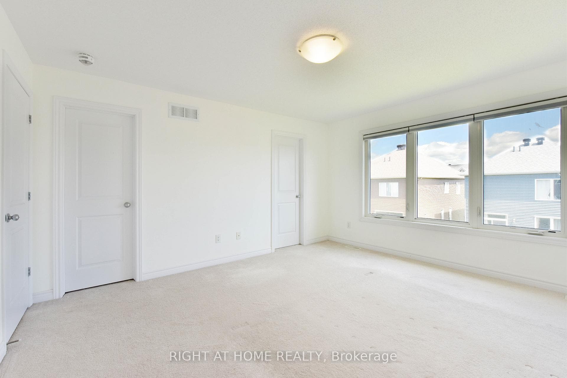 107 WESTOVER Crescent photo 16