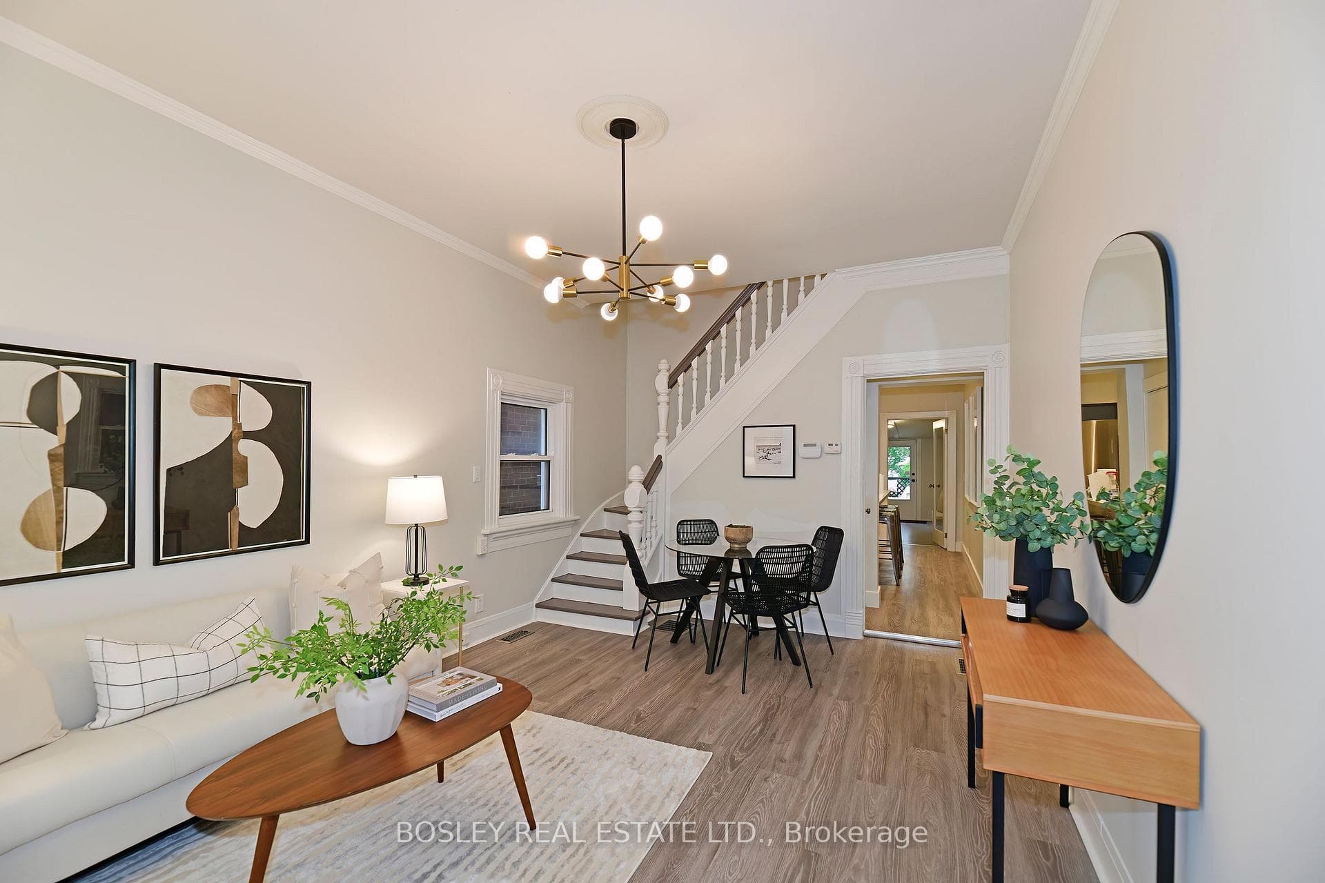 416 Montrose Avenue photo 2