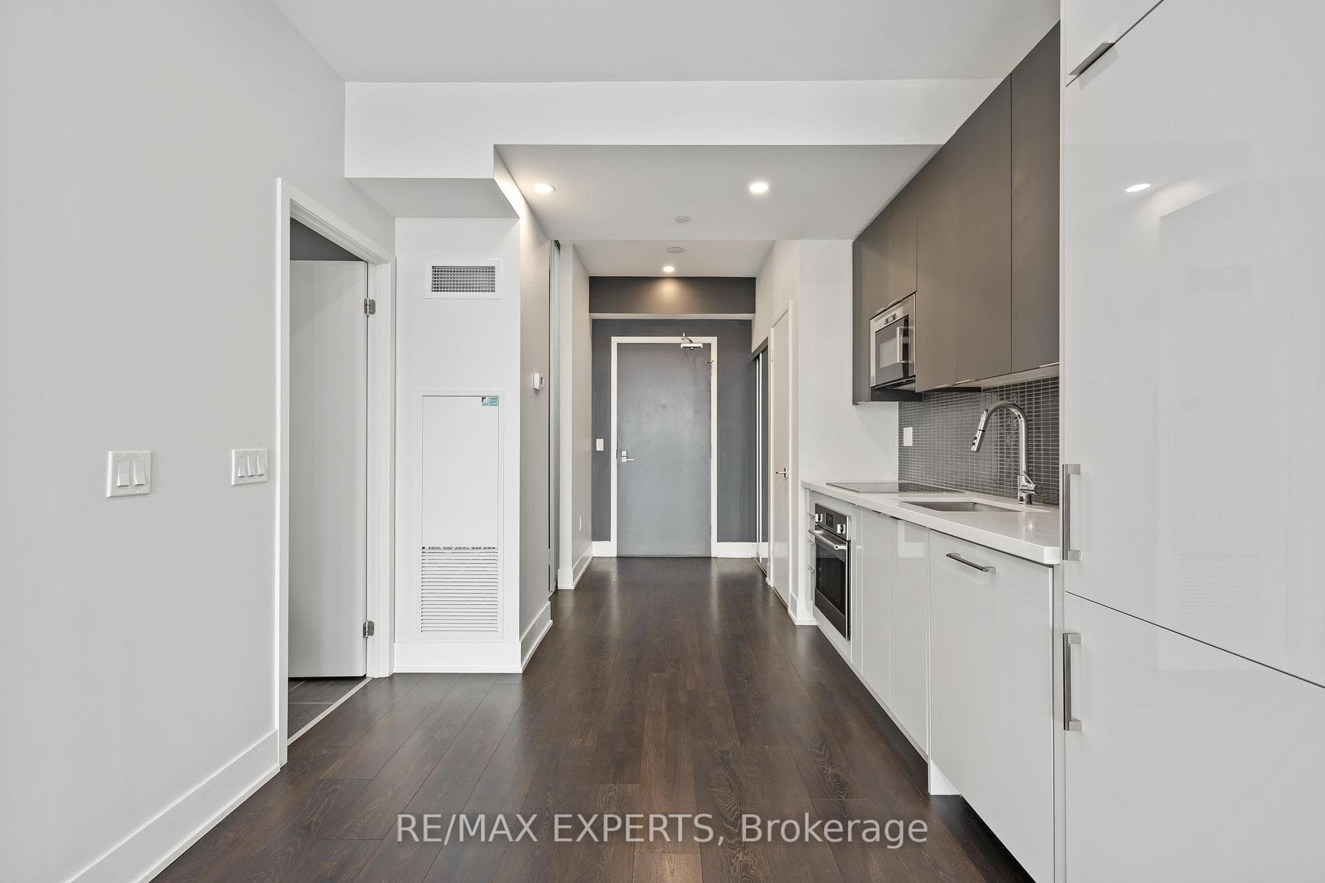 2908 Highway 7 Road Unit 2806 photo 8