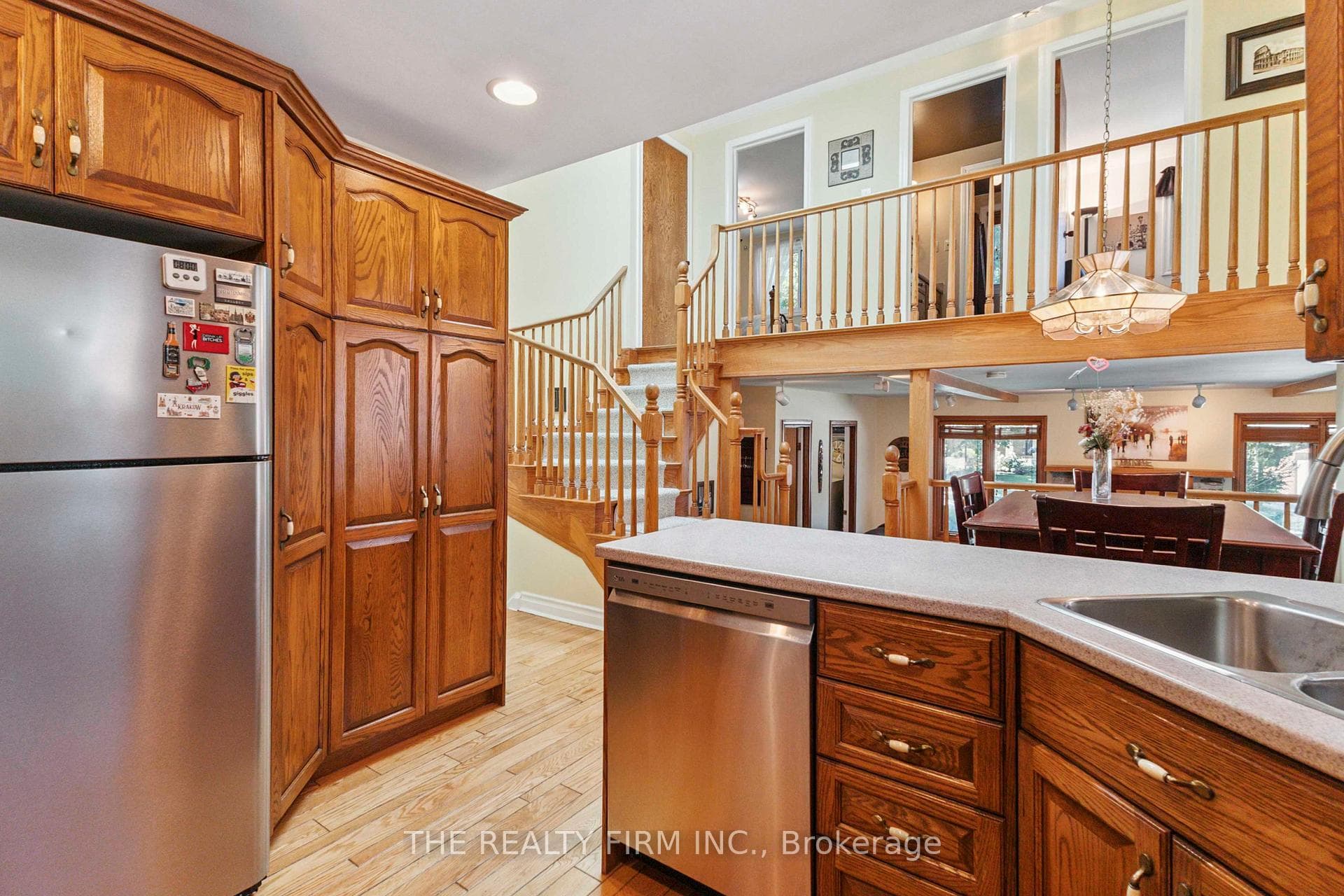 98 Haliburton Road photo 19