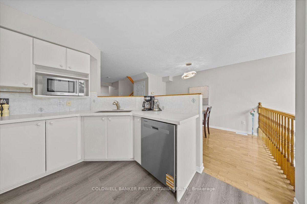 46 MARGRAVE Avenue photo 10