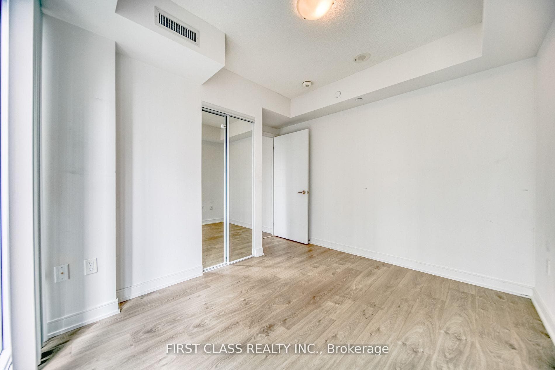 50 Wellesley Street Unit 2601 photo 15