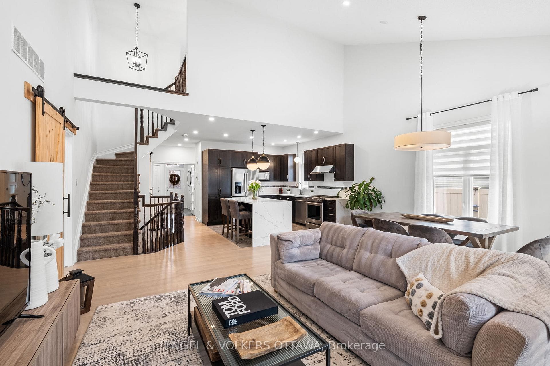 325 Bobolink Ridge photo 16