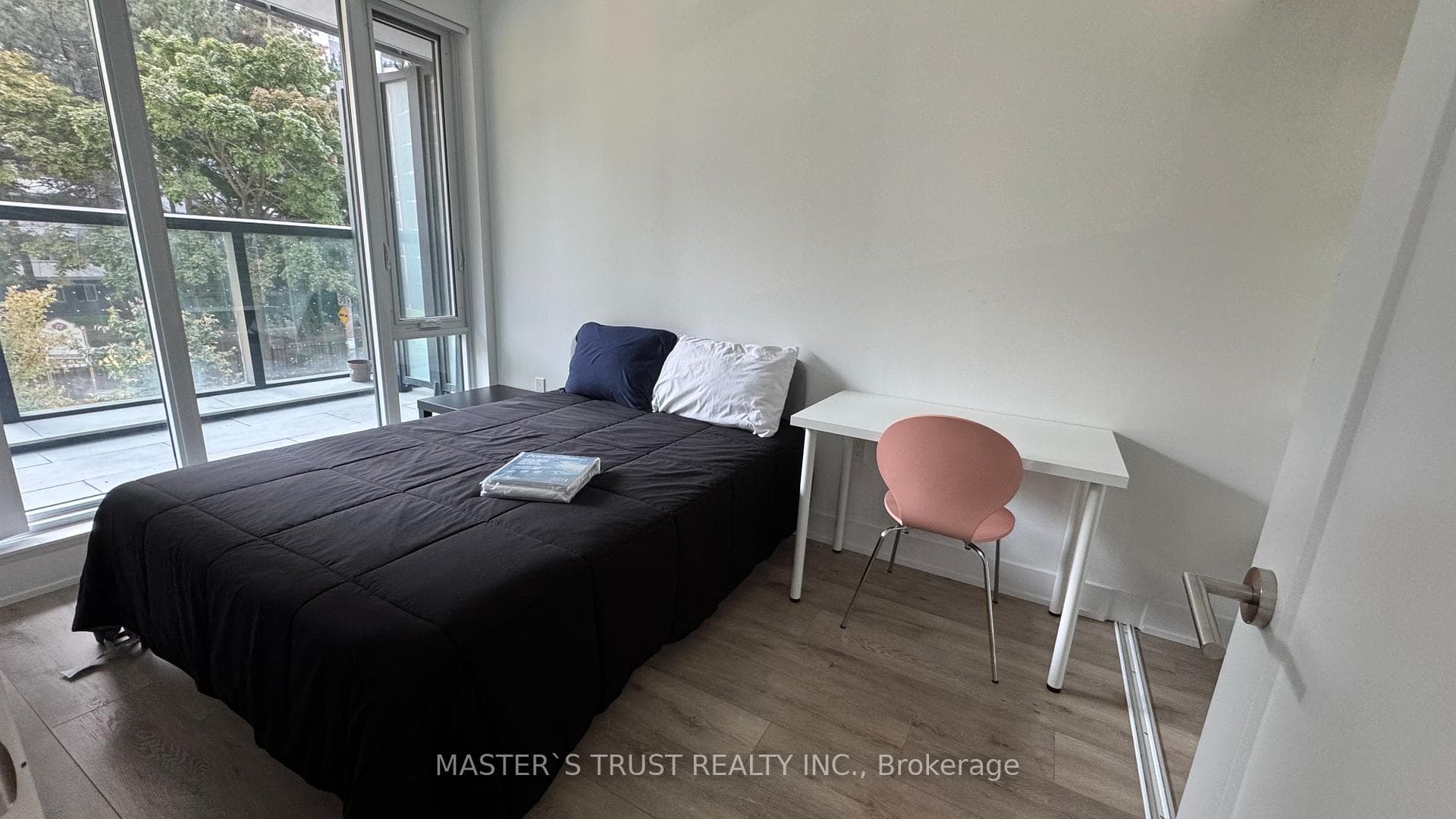 575 bloor Street Unit 207 photo 23