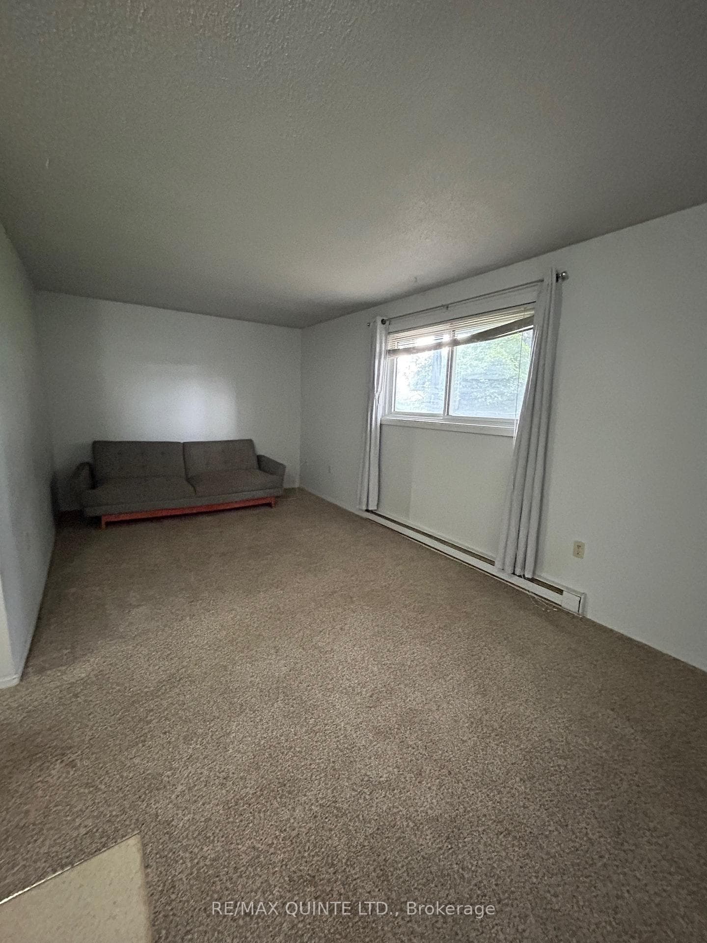 Lots of space in and West facing window