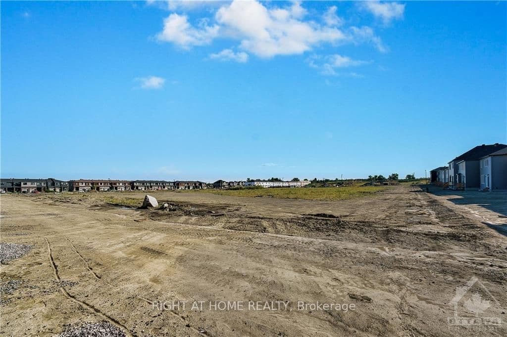 308 GISBORNE Place photo 30