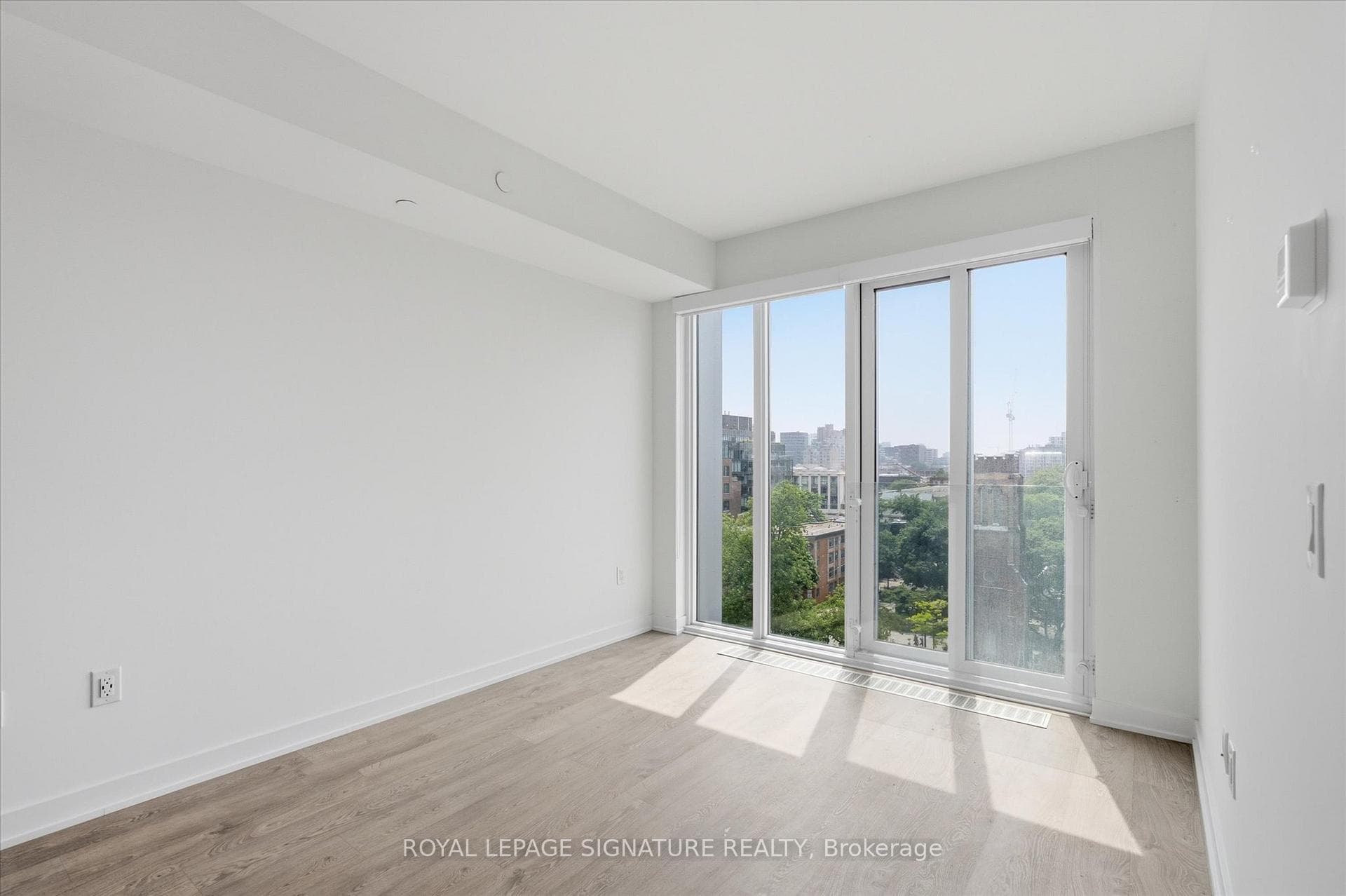 50 McCaul Street Unit 917 photo 9