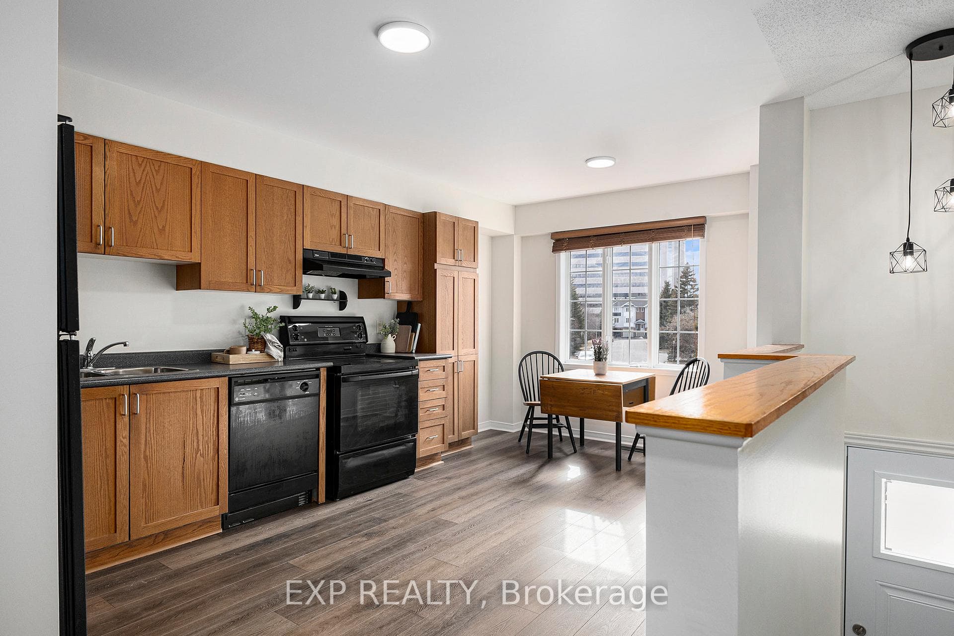 45 Manhattan Crescent photo 10