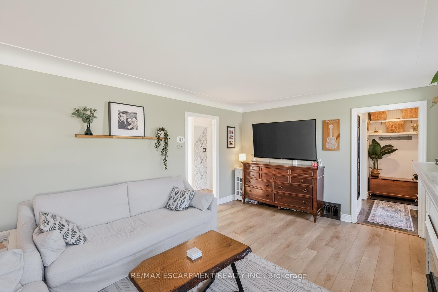43 Woodbridge Road photo 9