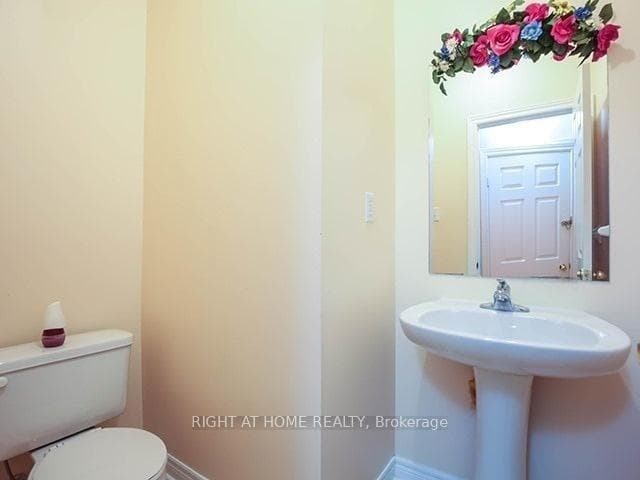 15 Nathaniel Crescent photo 15