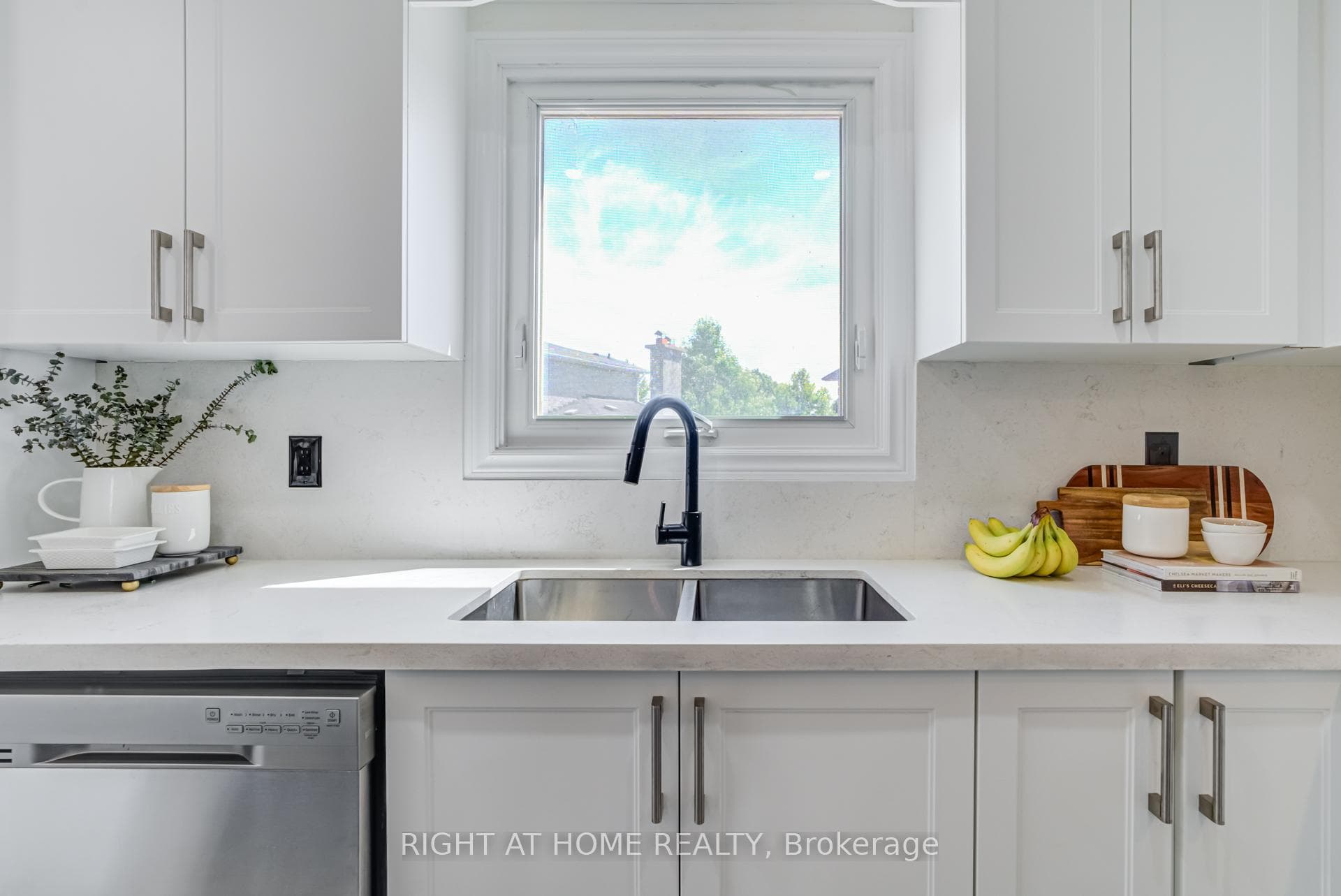 373 Killian Road photo 15