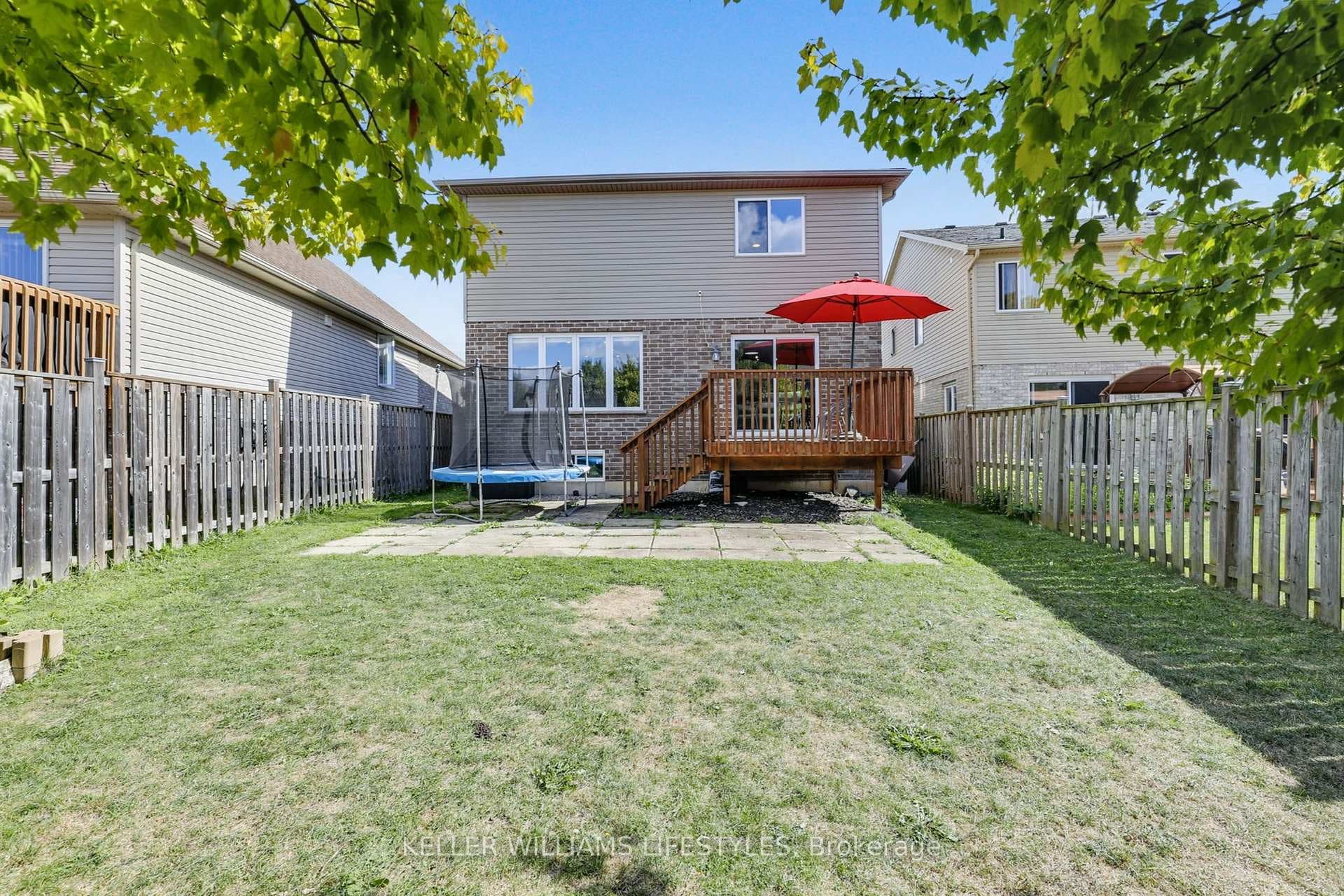 940 GRENFELL Drive photo 37