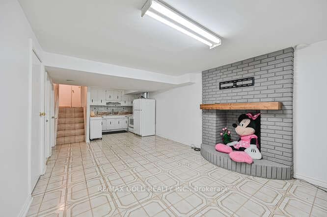 7433 Sigsbee Drive photo 40