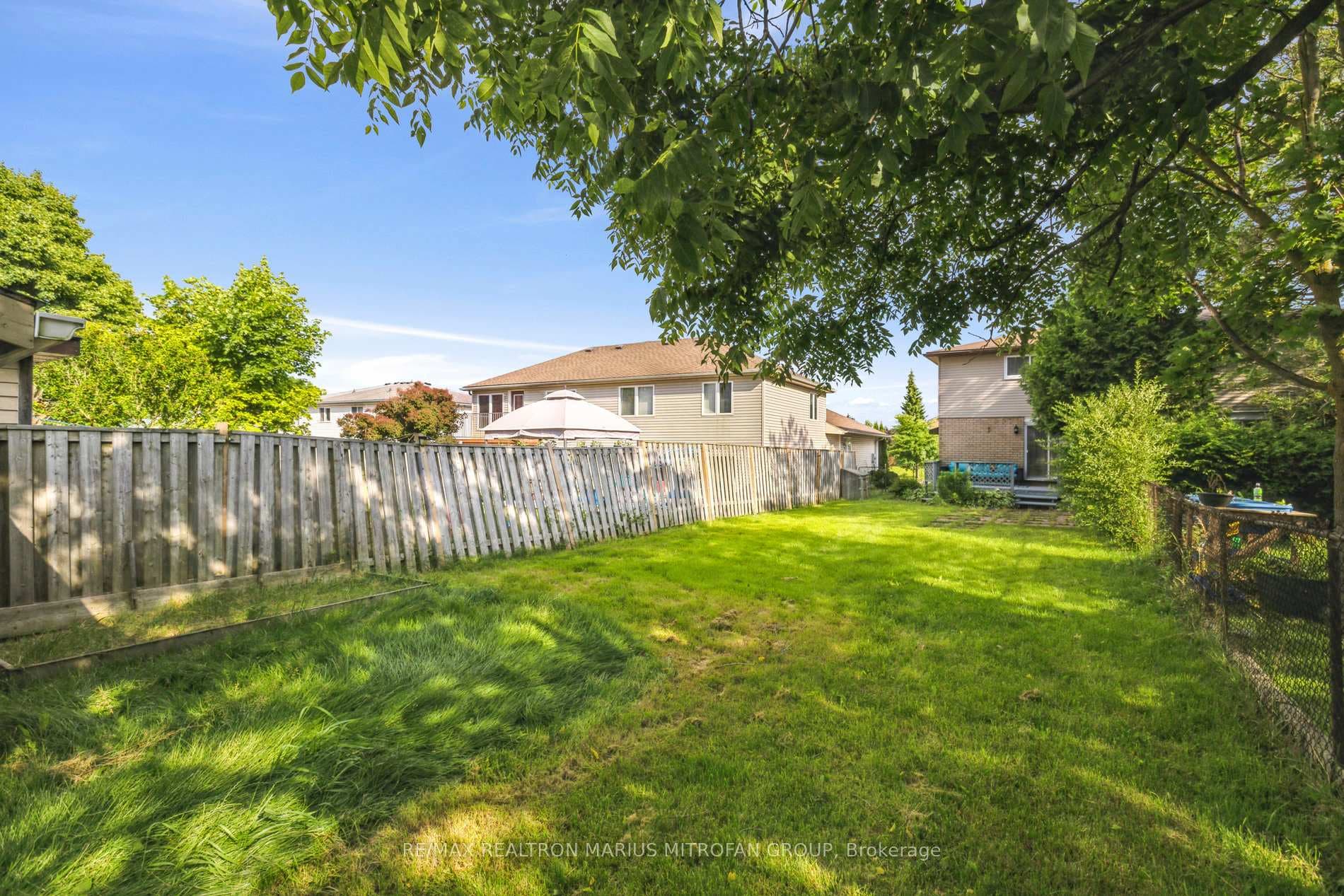 214 Newbury Drive photo 29