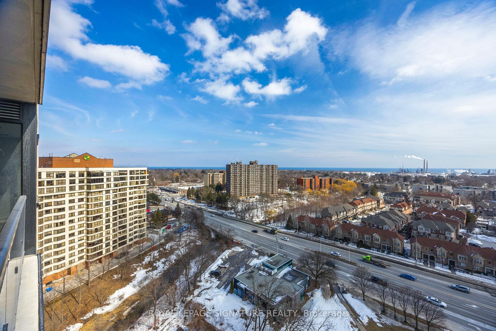 1035 Southdown Road Unit 1607 photo 28