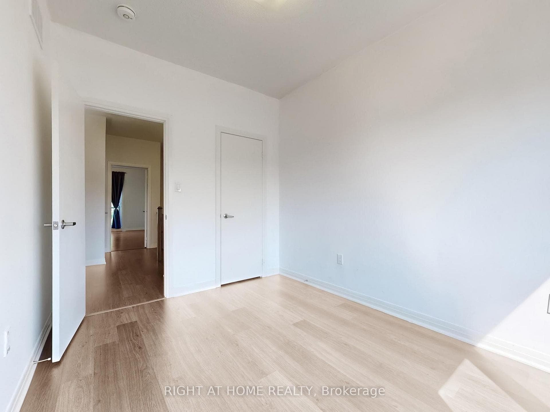 82 Arianna Crescent photo 28